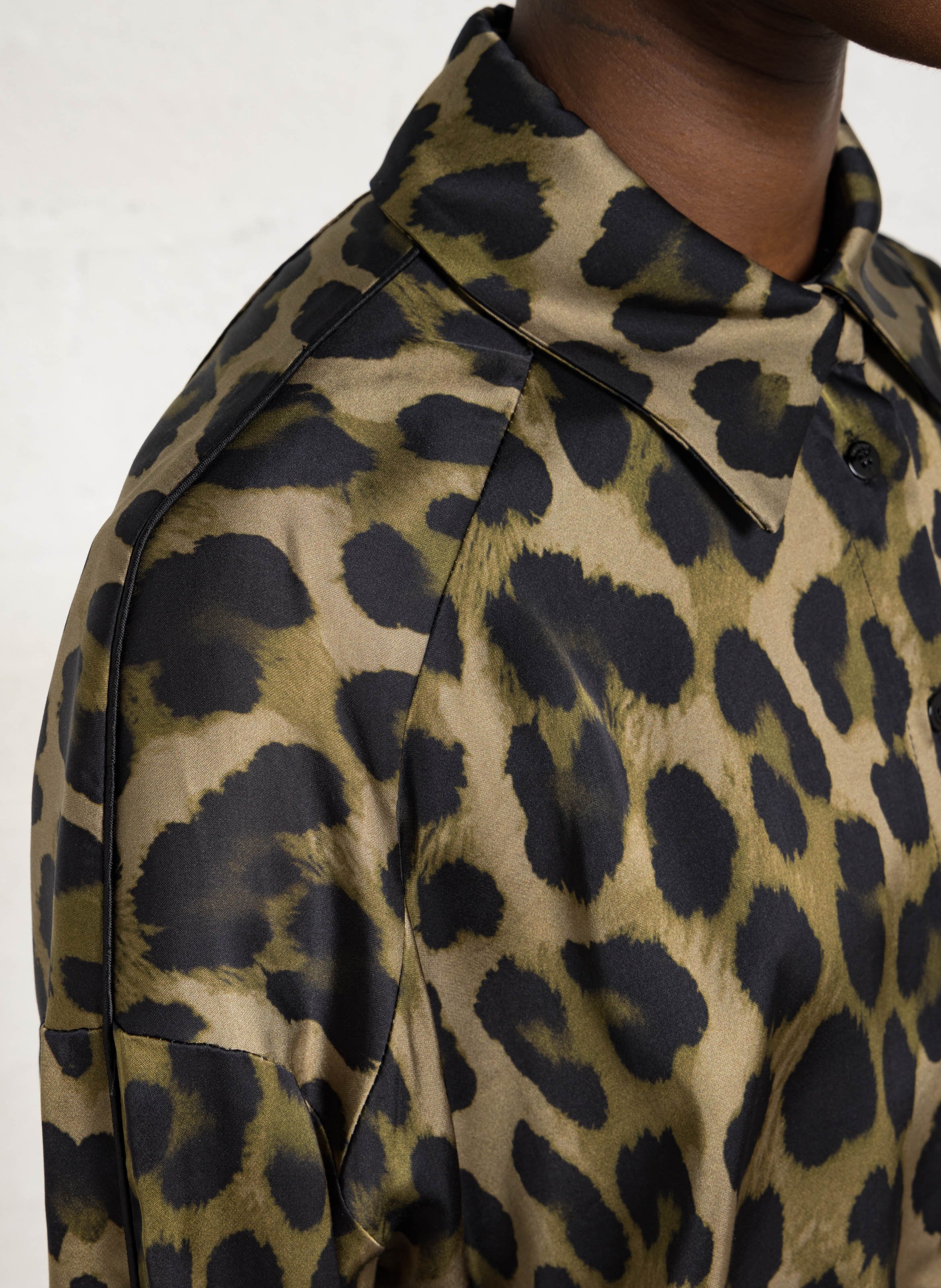 Bluse mit klassischem Kragen und Animal-Print IMPERIAL Grun