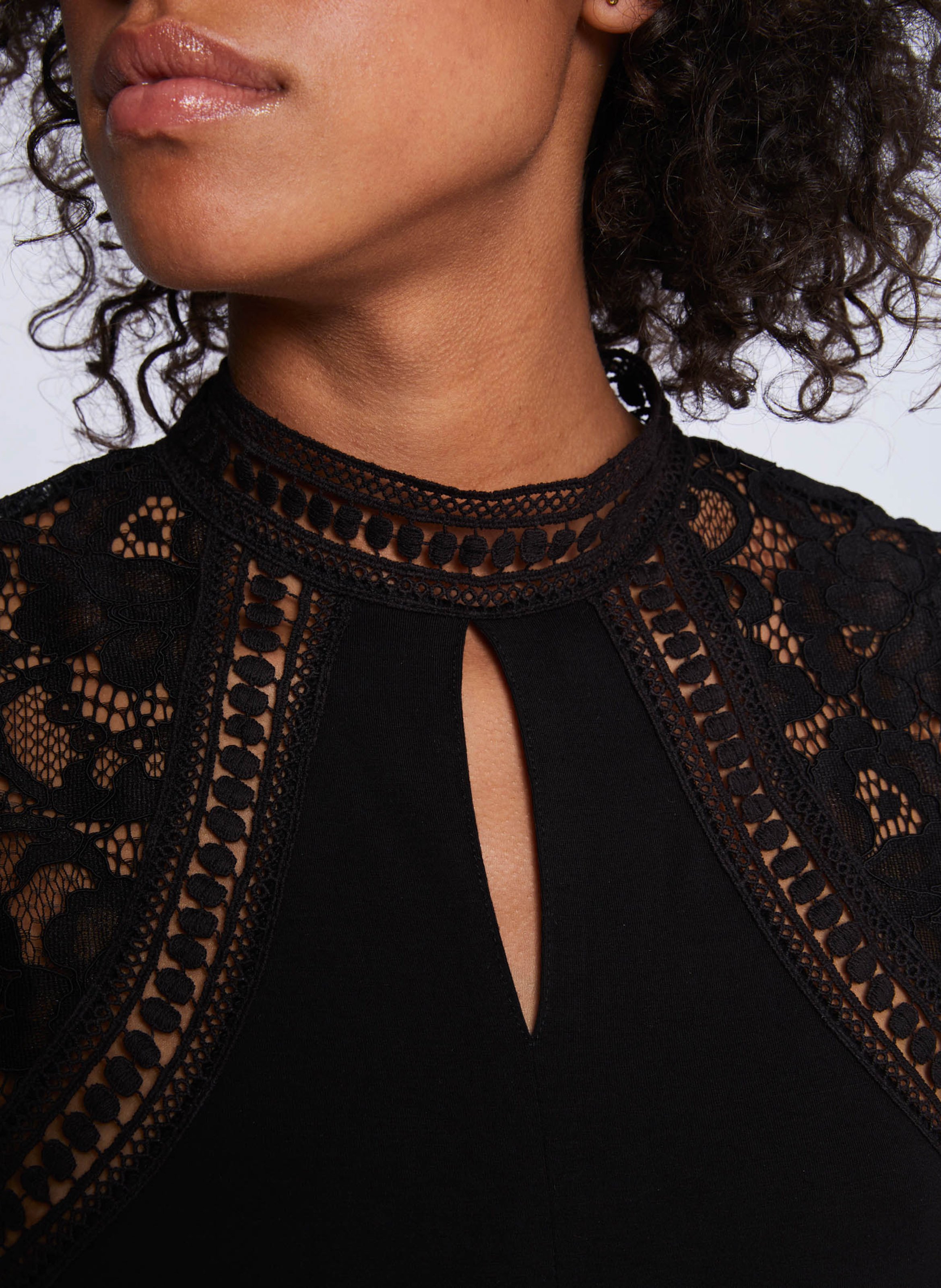 Top mit Stehkragen und Spitze MORGAN Schwarz