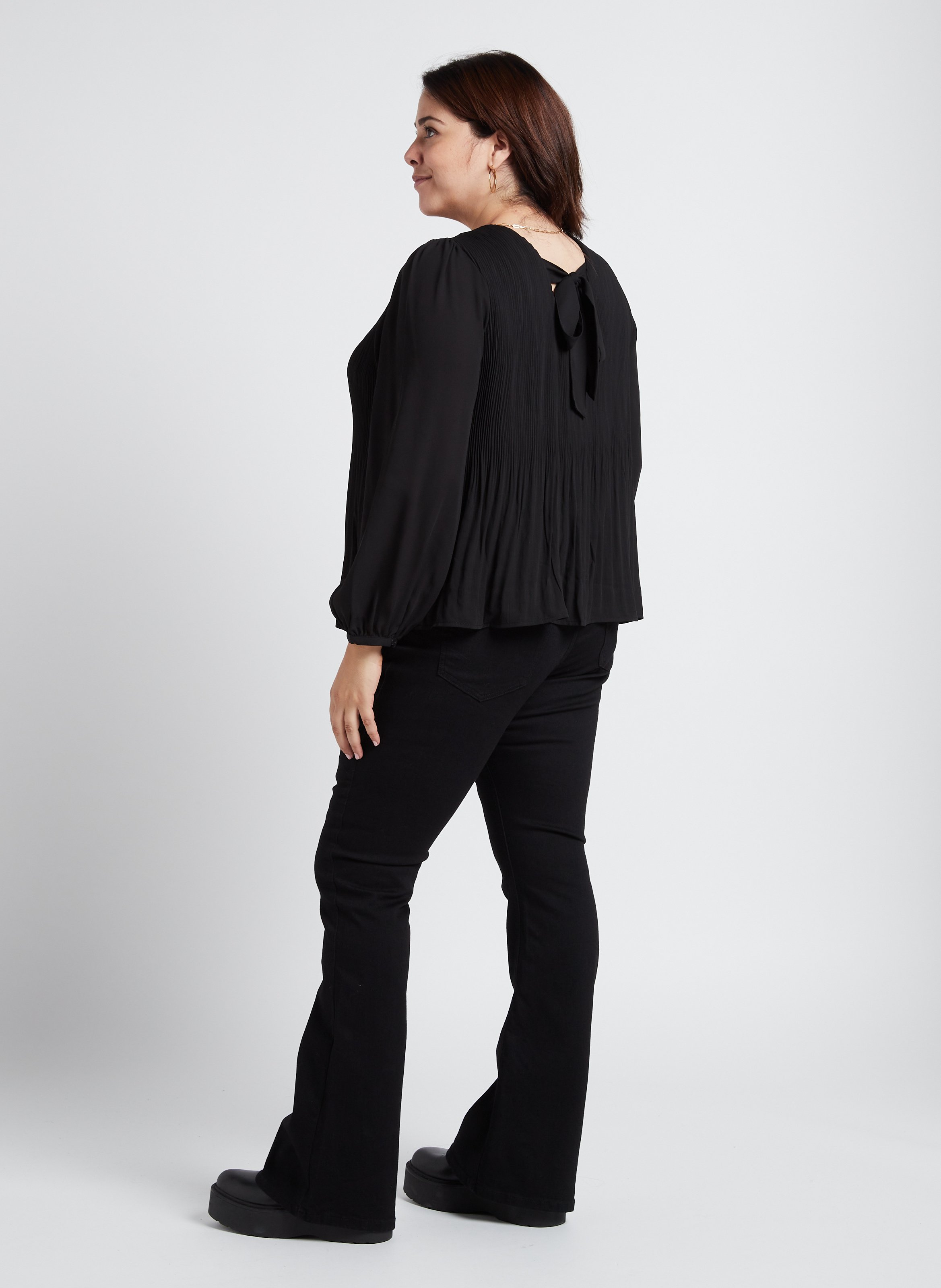 Jean boot-cut en coton mélangé GINA TRICOT Noir