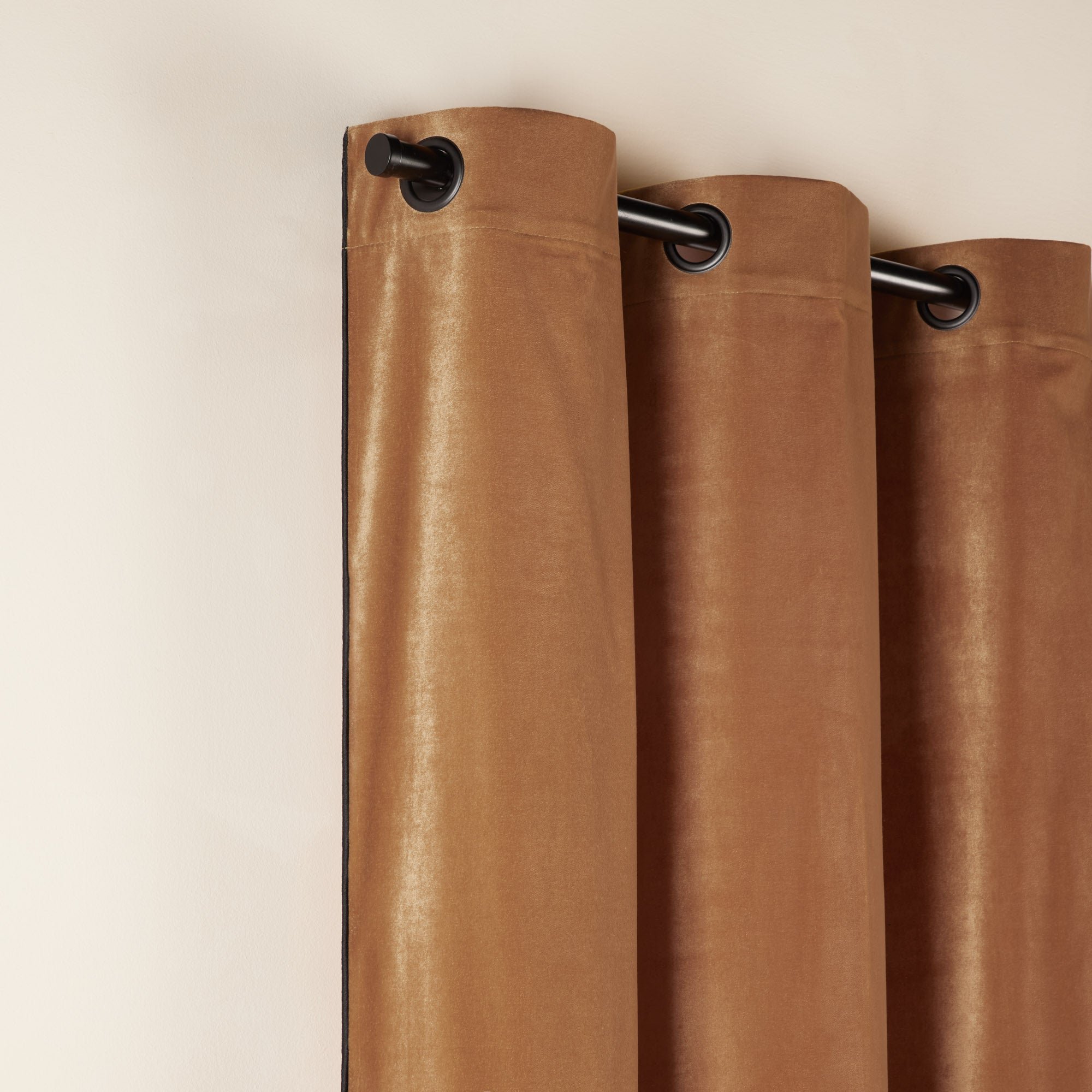 Rideau à oeillets noirs MADURA Marron