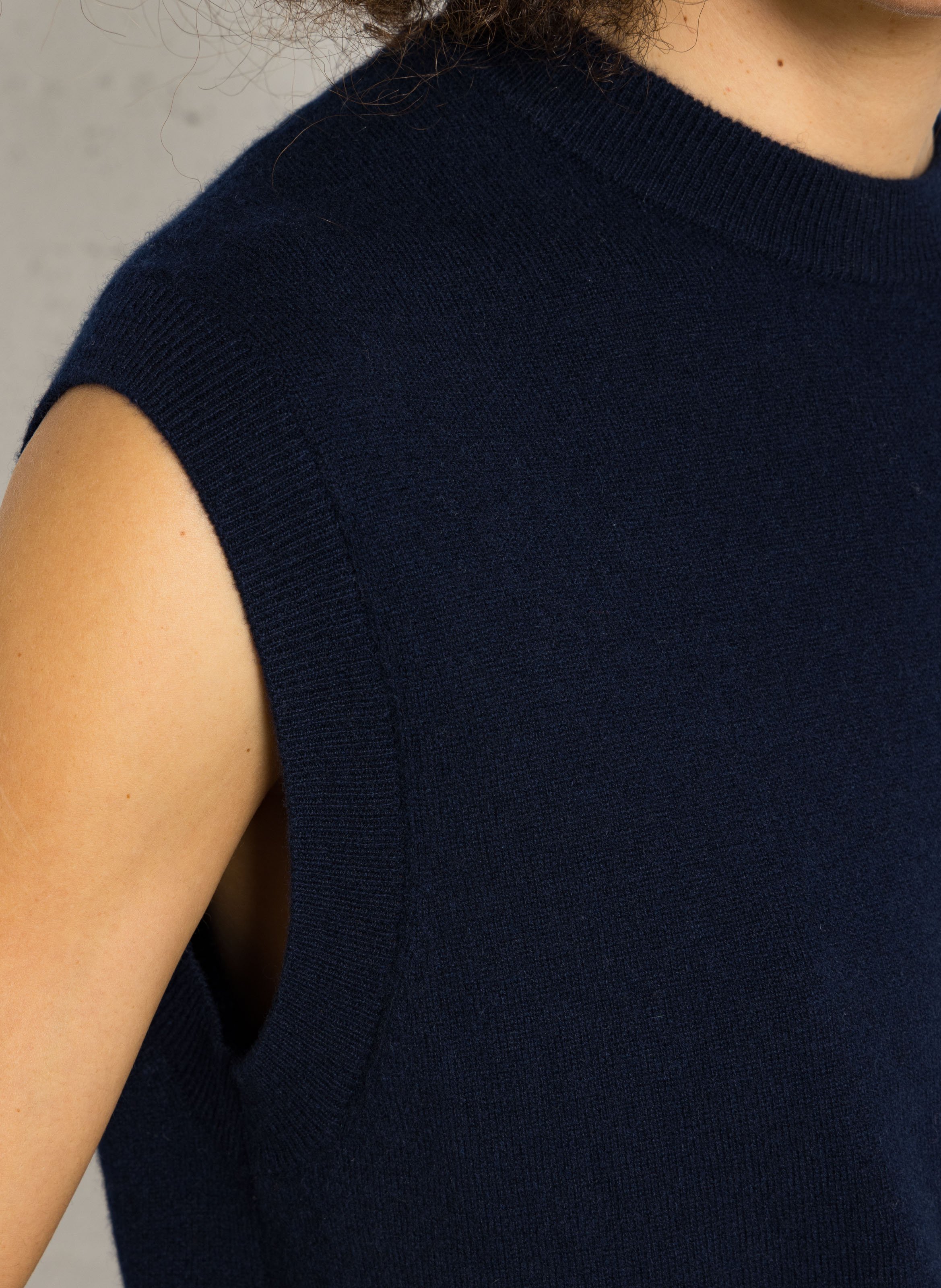 Ärmelloses Oversize-Pullover mit Rundhalsausschnitt aus Kaschmir SUD EXPRESS Blau