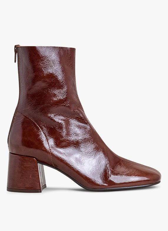 Patent leather heeled ankle boots 35