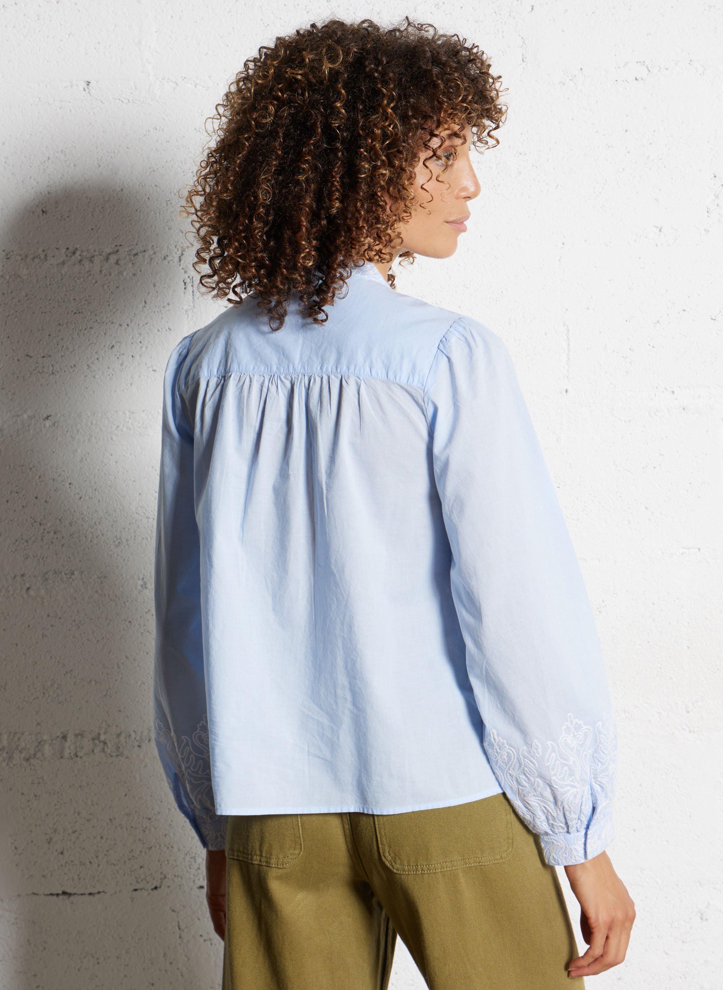 Chemise droite col officier en coton brodé LA PETITE ETOILE Bleu