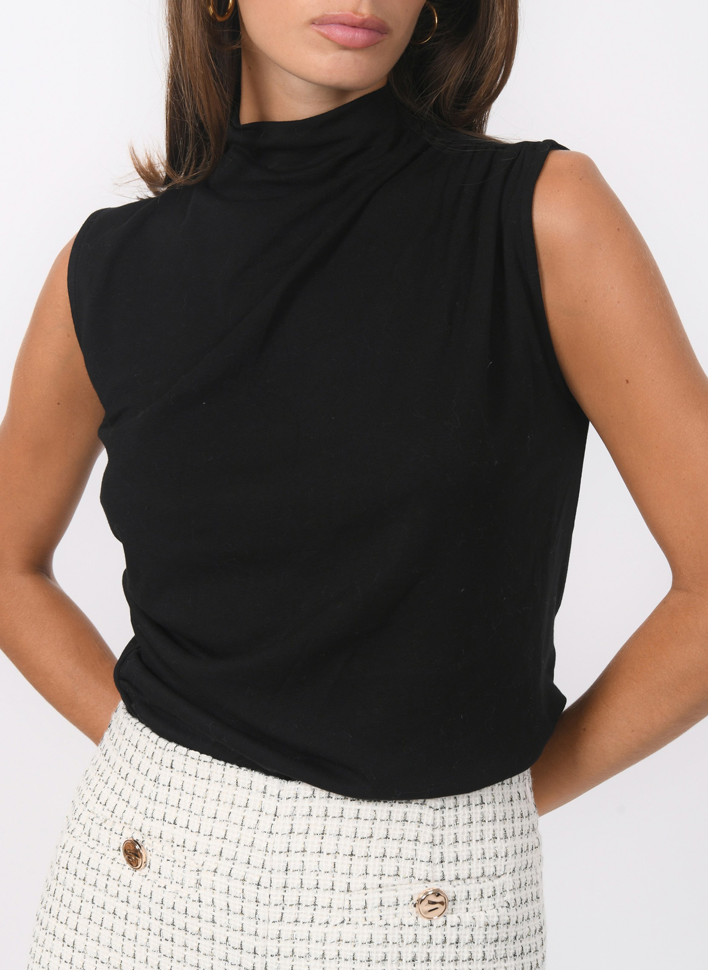 Aansluitende top KOOKAI Zwart