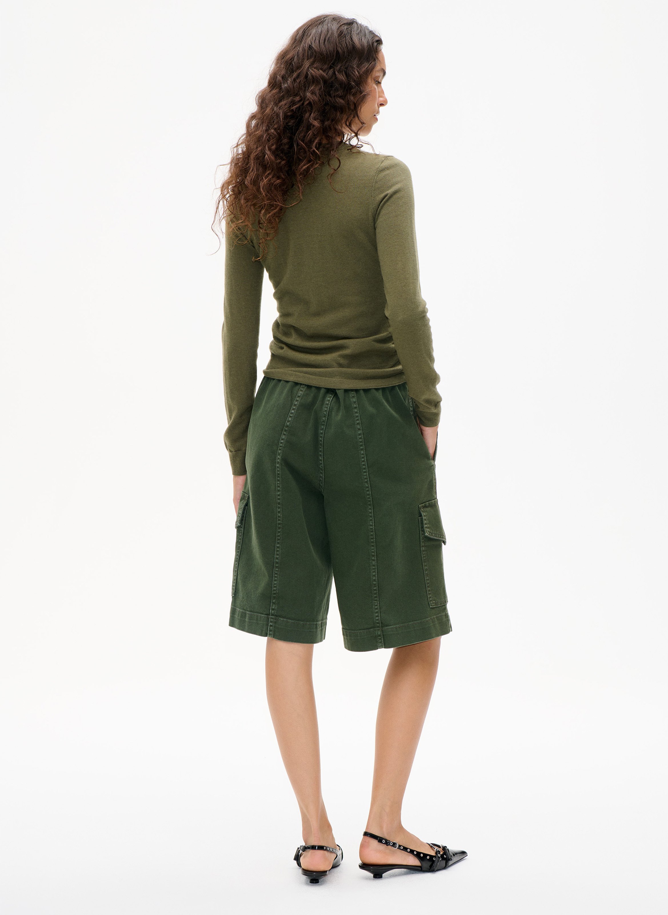 Solid color oversized shorts with pockets BAUM UND PFERDGARTEN Green