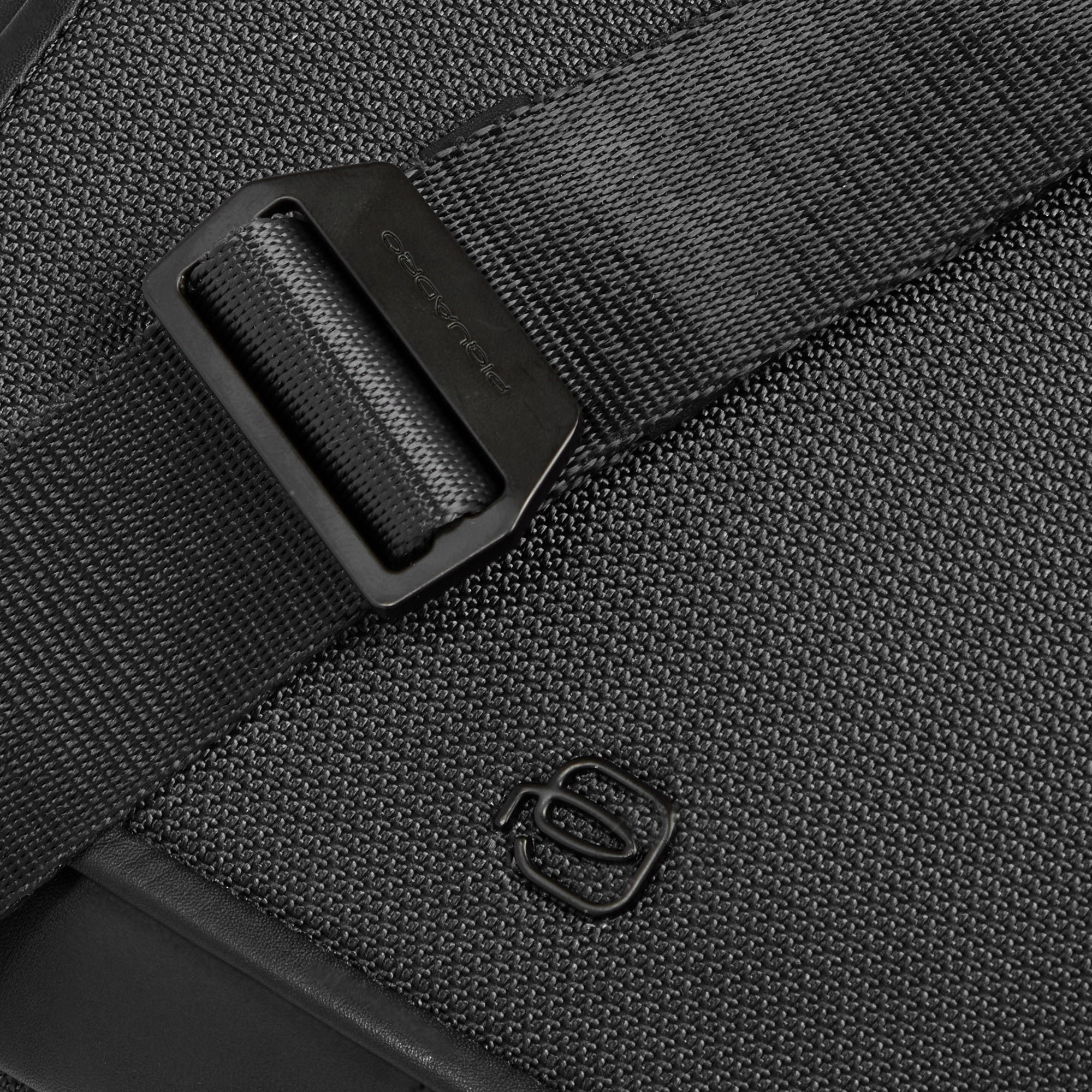 Men's crossbody bag PIQUADRO Black