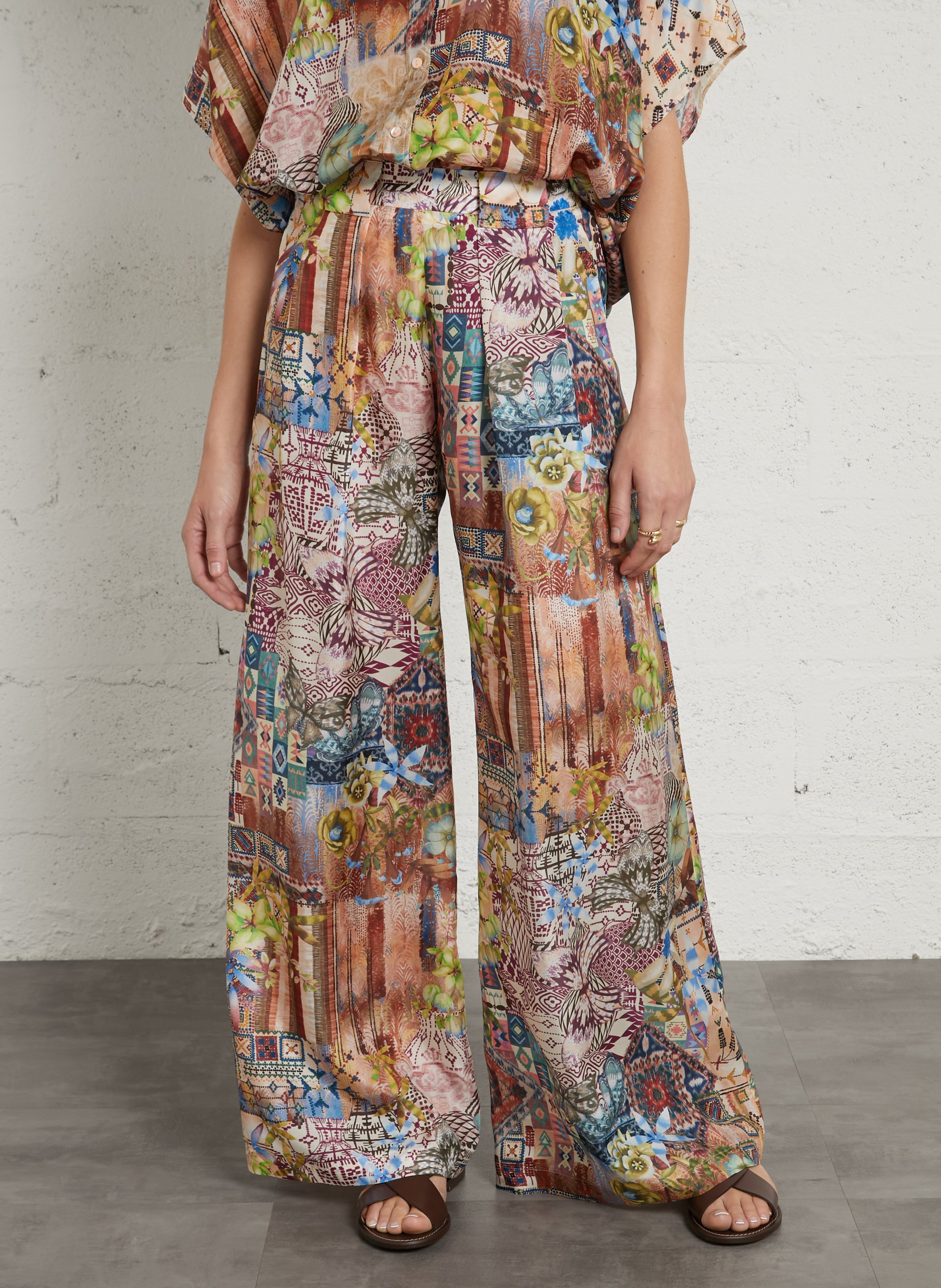 Pantalon large en soie MOMONI Multicolore