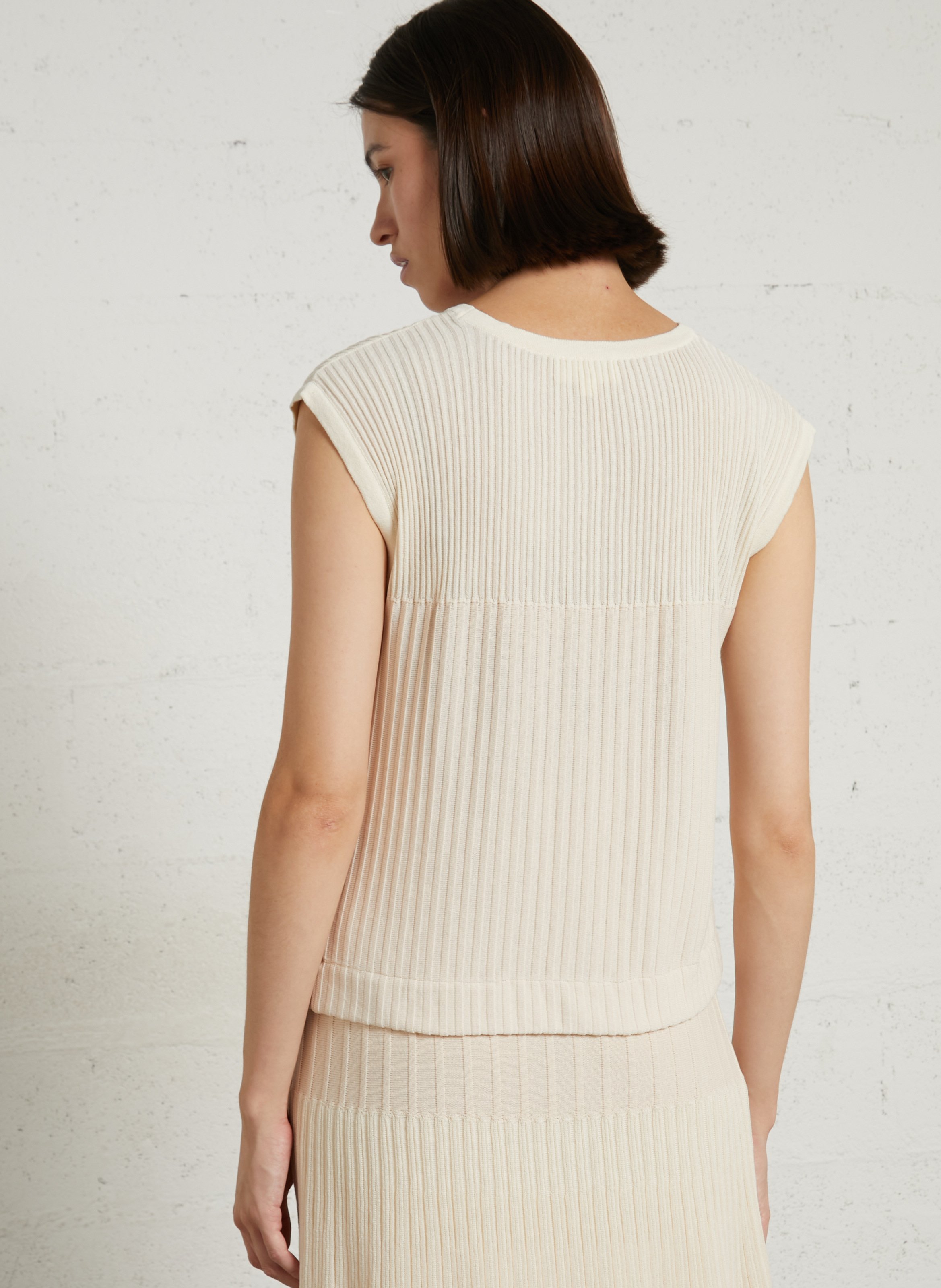Sleeveless straight t-shirt MAISON 123 Beige
