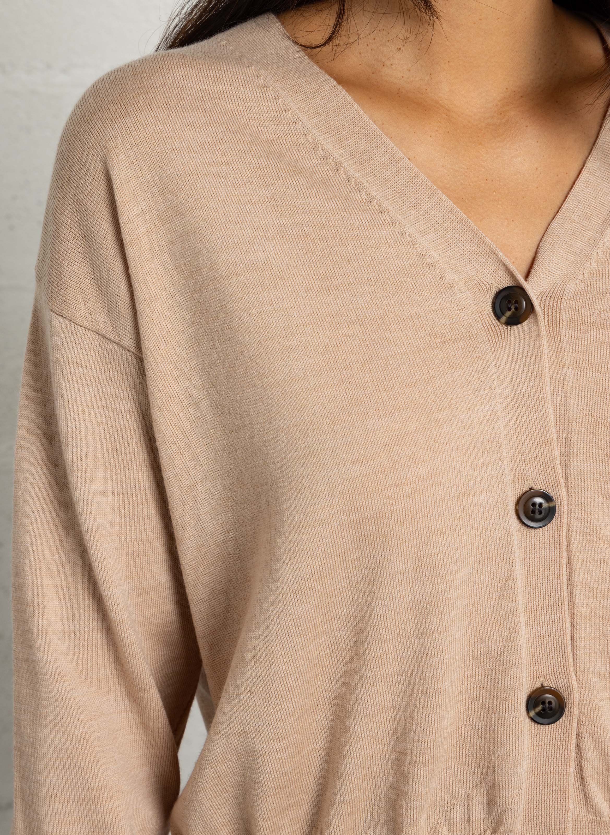 Oversize-Strickjacke aus Wolle mit V-Ausschnitt SOEUR Beige