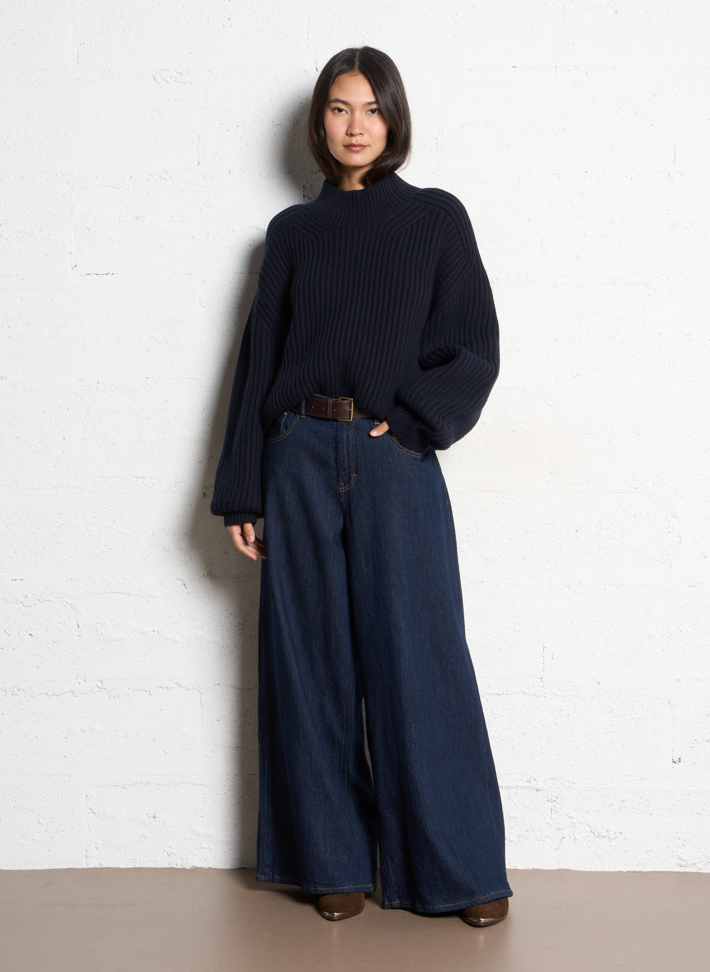 Pull oversize col montant en laine mérinos SOEUR Bleu