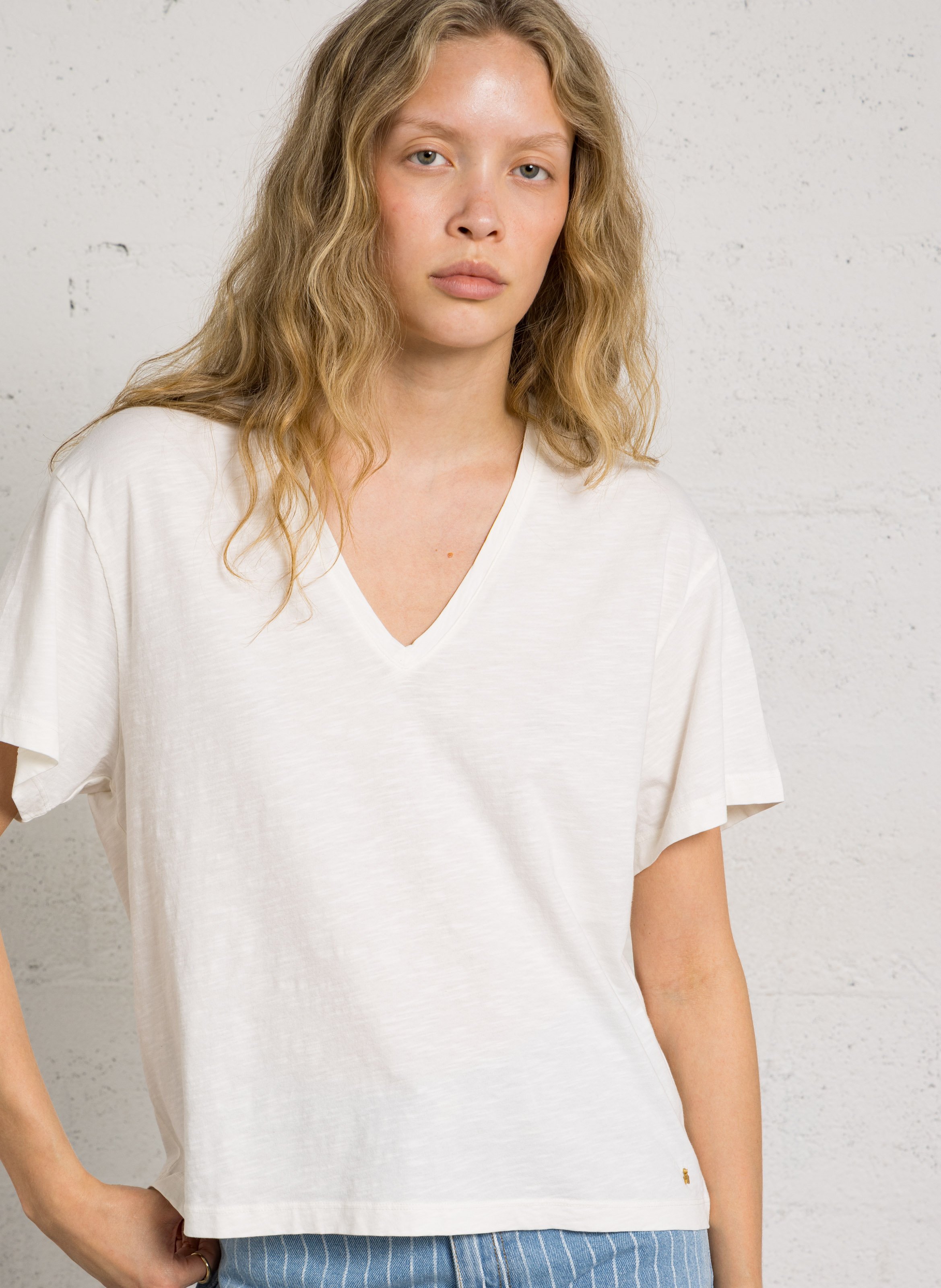 Loose-fit cotton V-neck T-shirt DES PETITS HAUTS