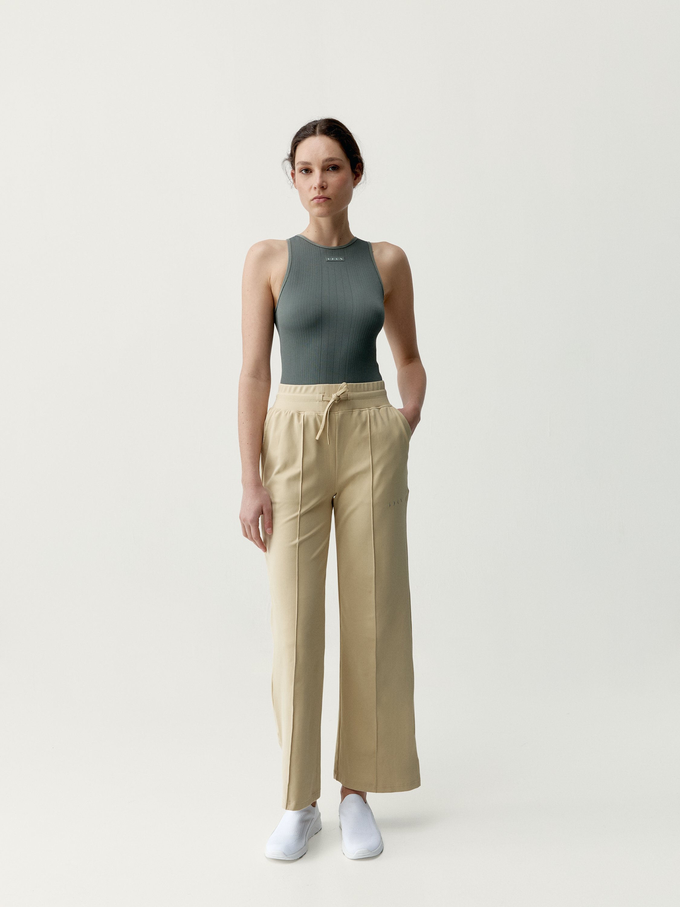 T-shirt de sport seamless sans manches nora BORN Vert