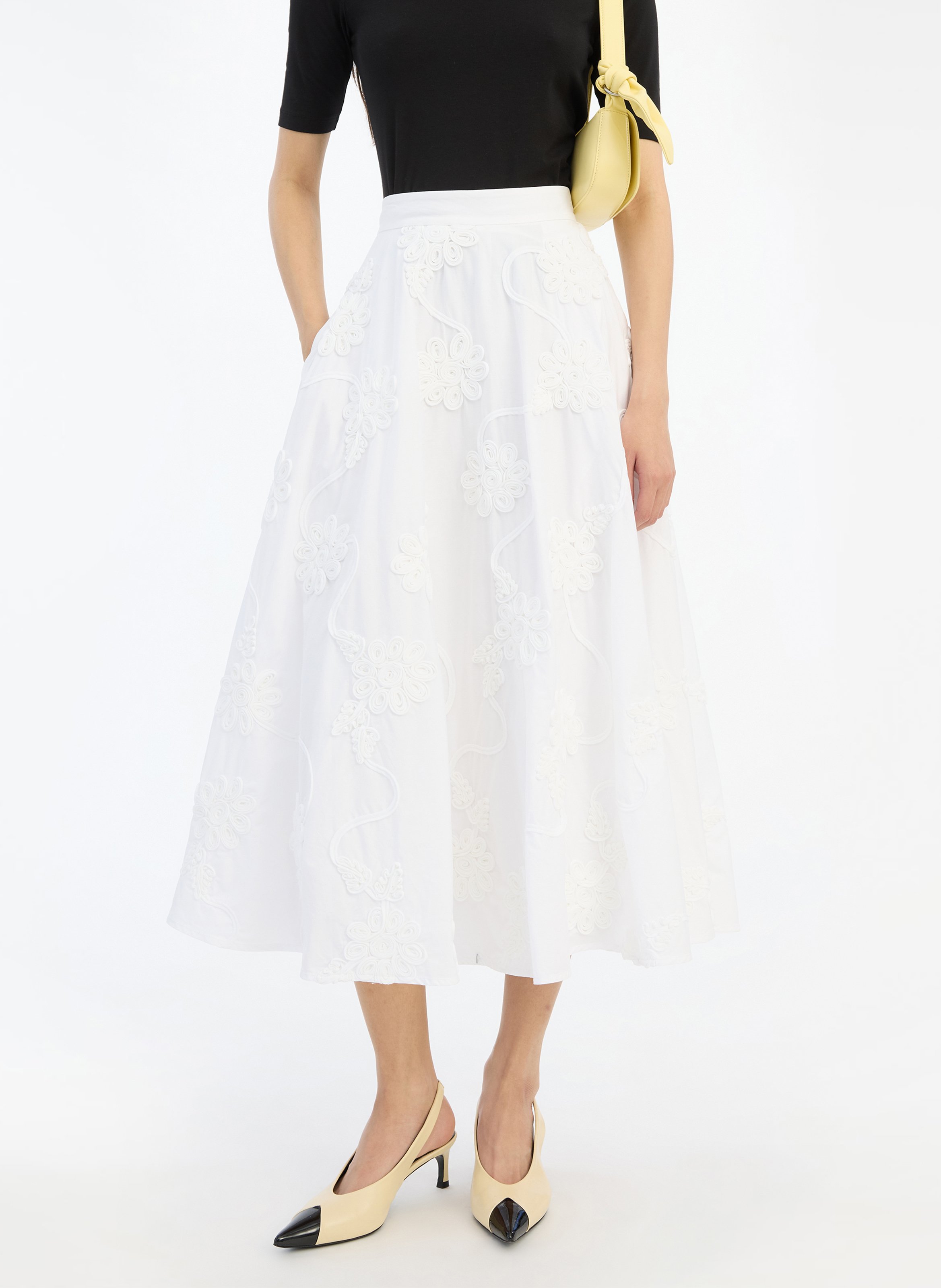 Ausgestellter langer Rock mit Stickereien ROTATE Weiss