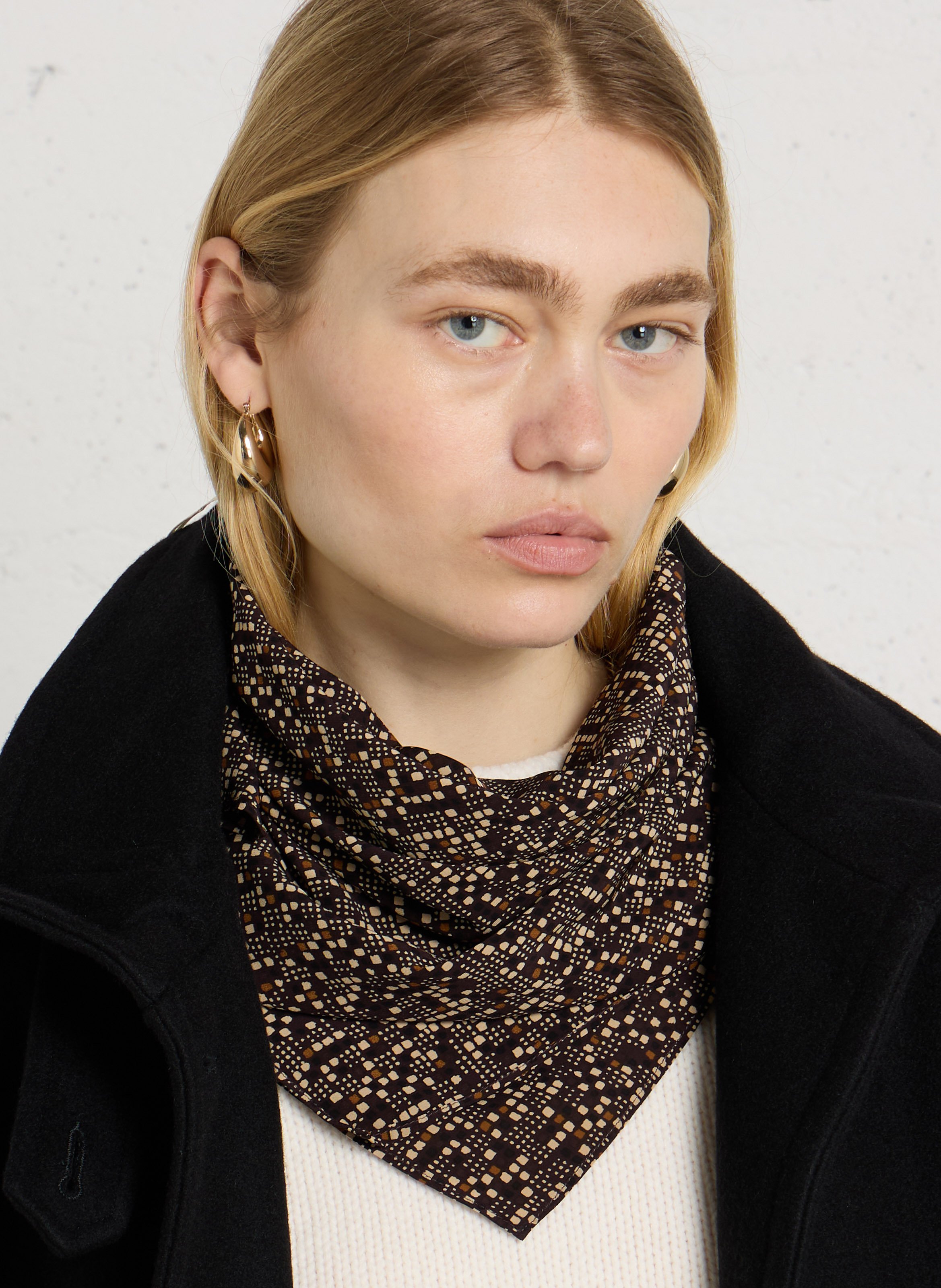 Exclusieve, vierkante foulard van crêpe met print SESSUN Bruin
