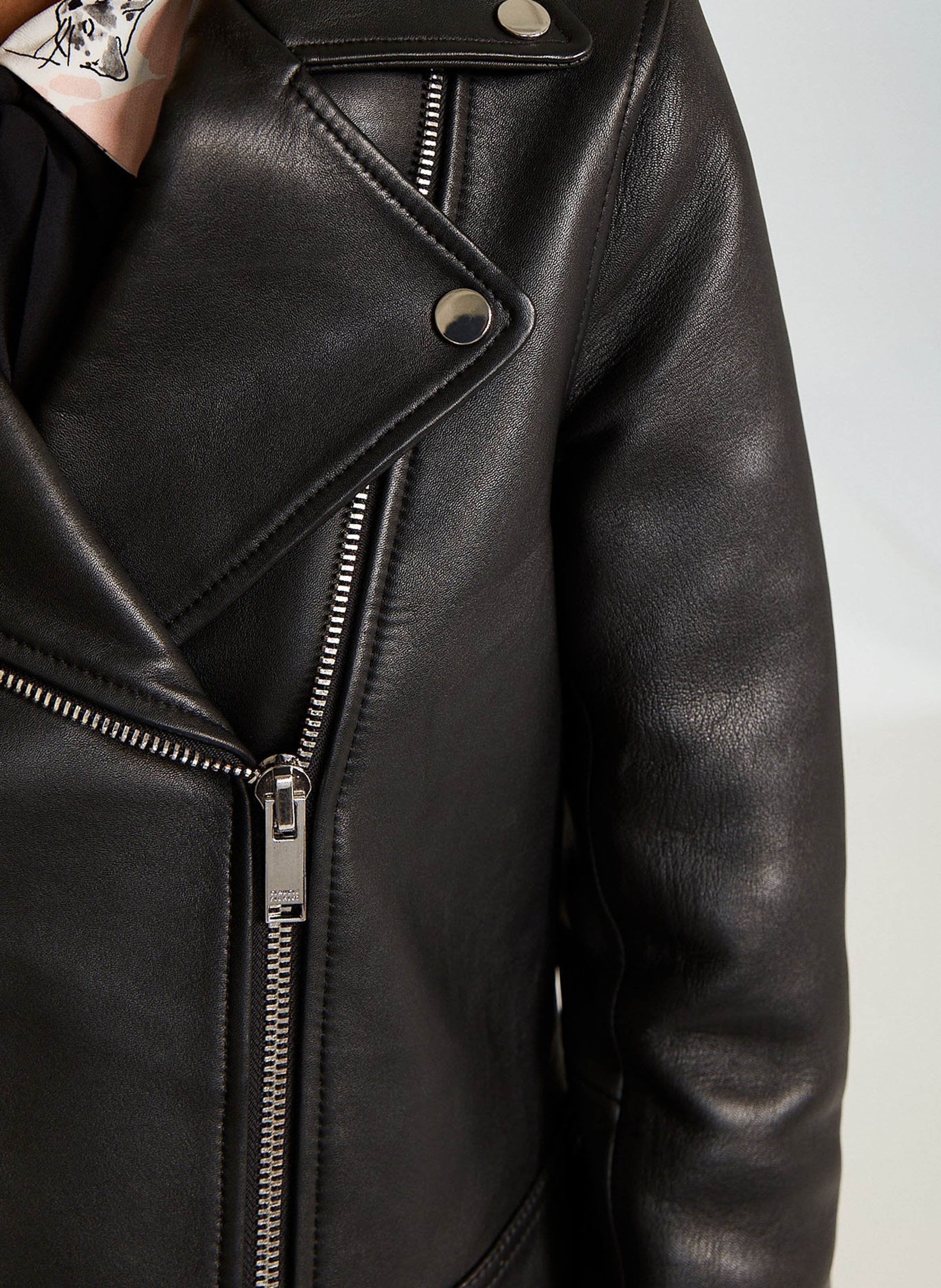 Blouson court en cuir  CLAUDIE PIERLOT Noir