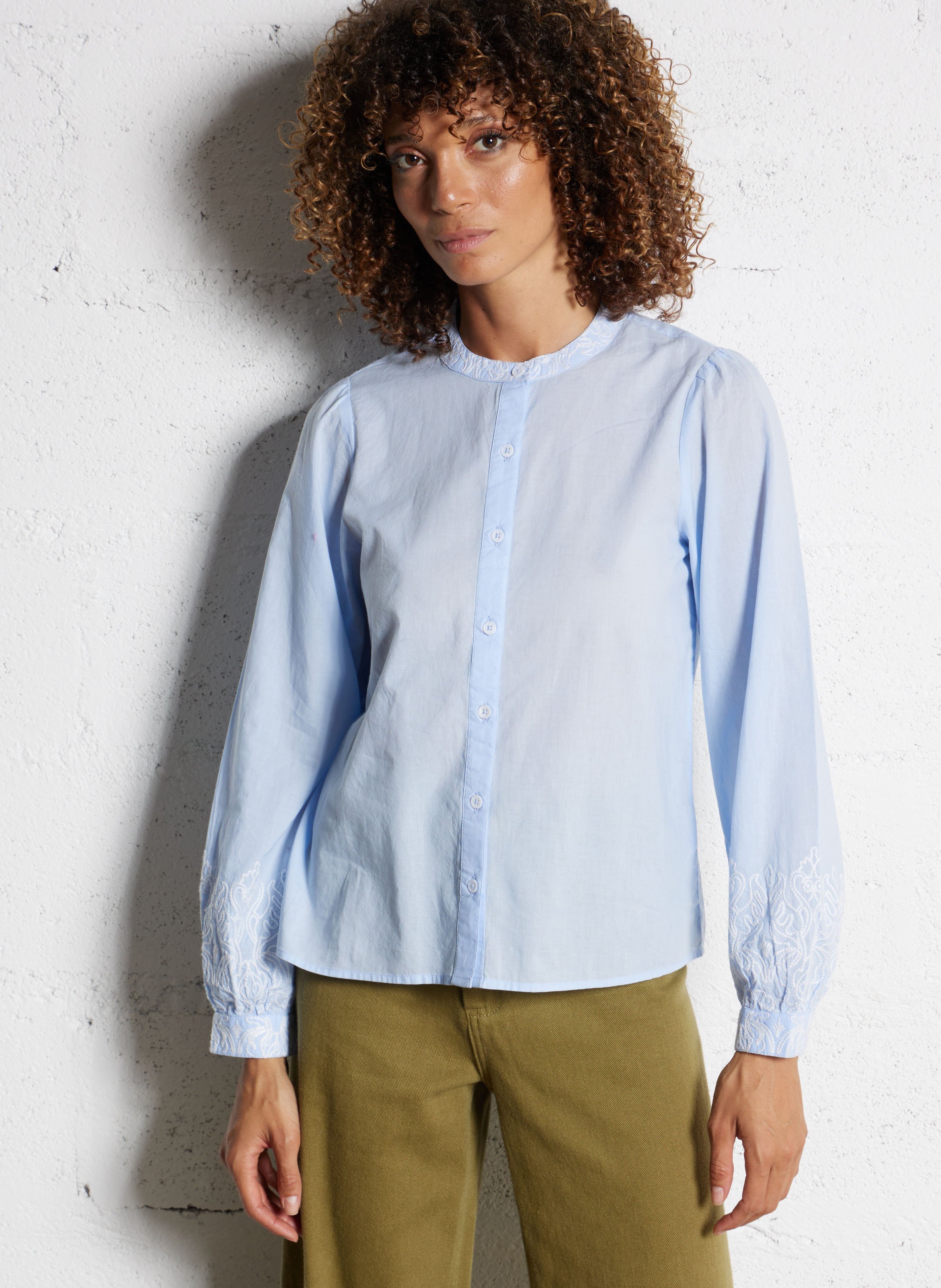 Chemise droite col officier en coton brodé LA PETITE ETOILE Bleu