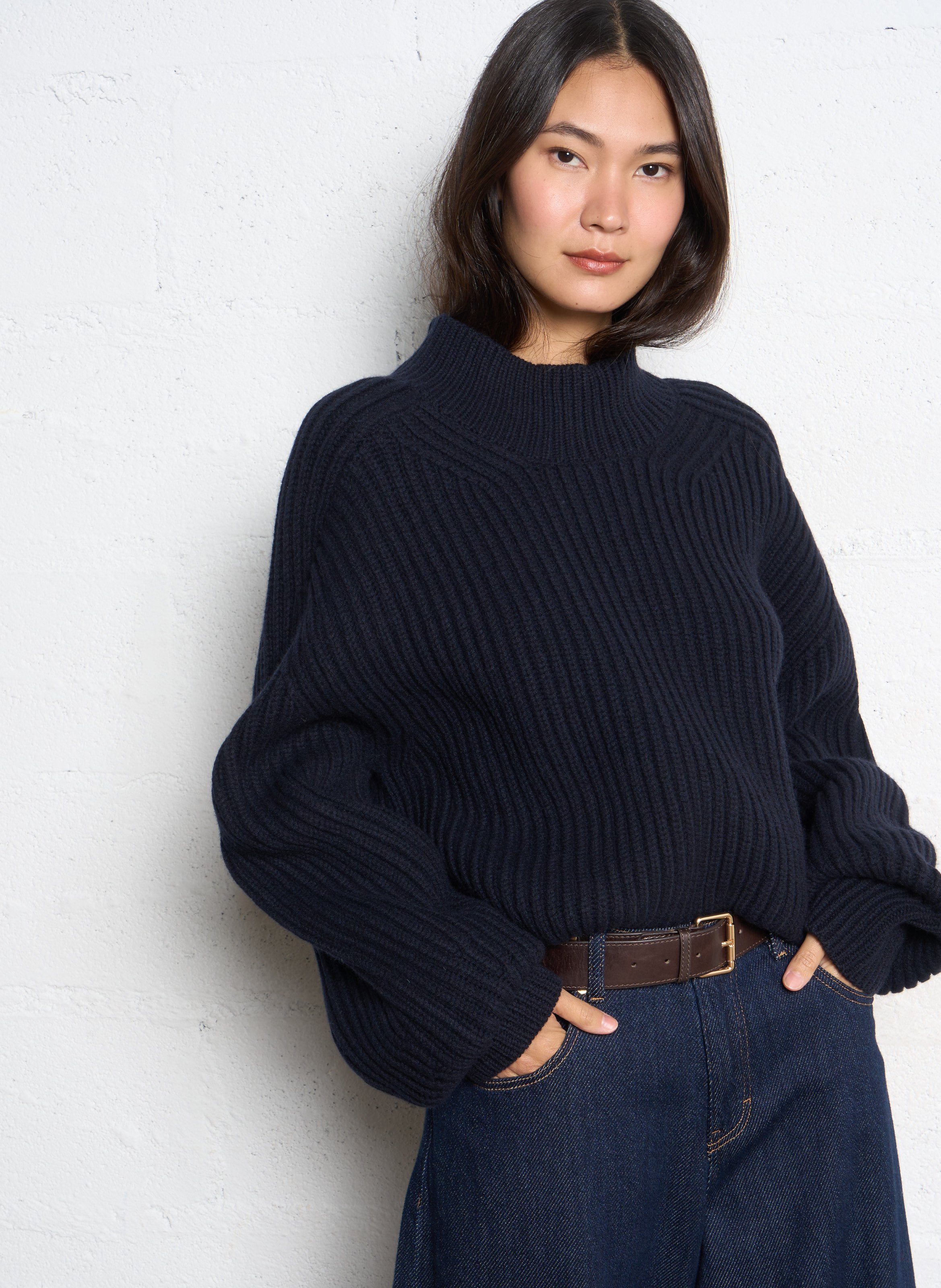 Pull oversize col montant en laine mérinos SOEUR Bleu