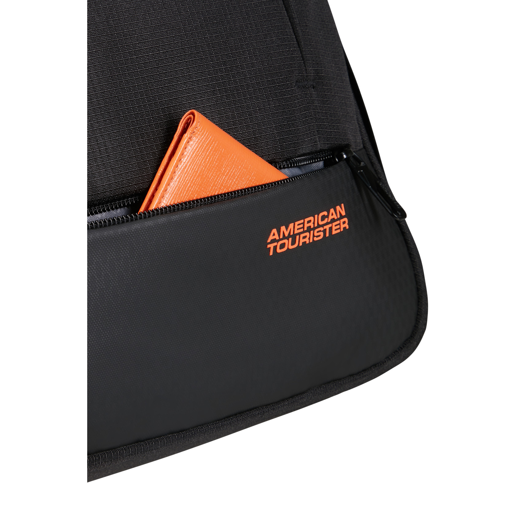 Urban Groove Small Laptop Messenger Bag AMERICAN TOURISTER Black