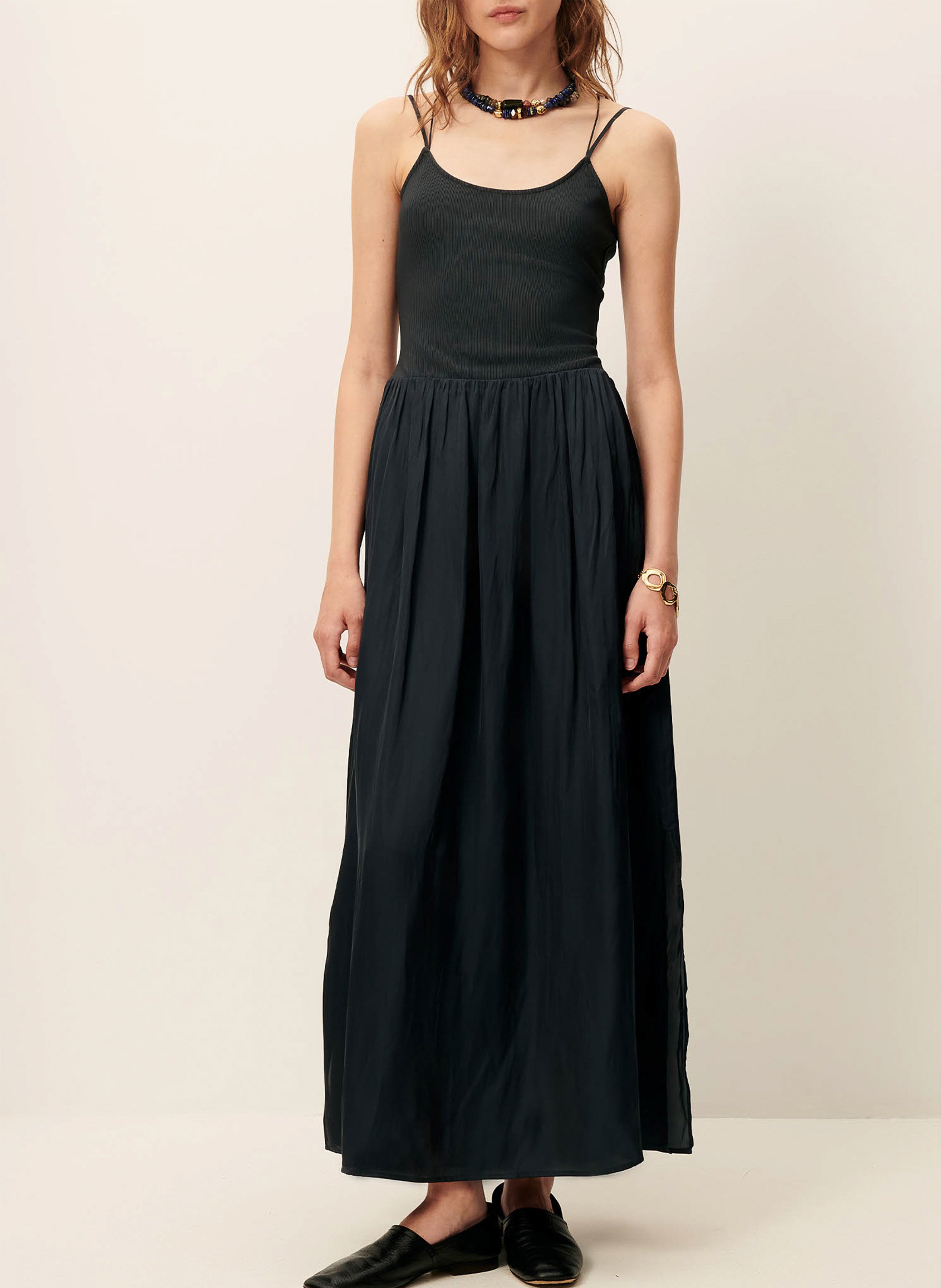 Abito lungo con scollo tondo SESSUN