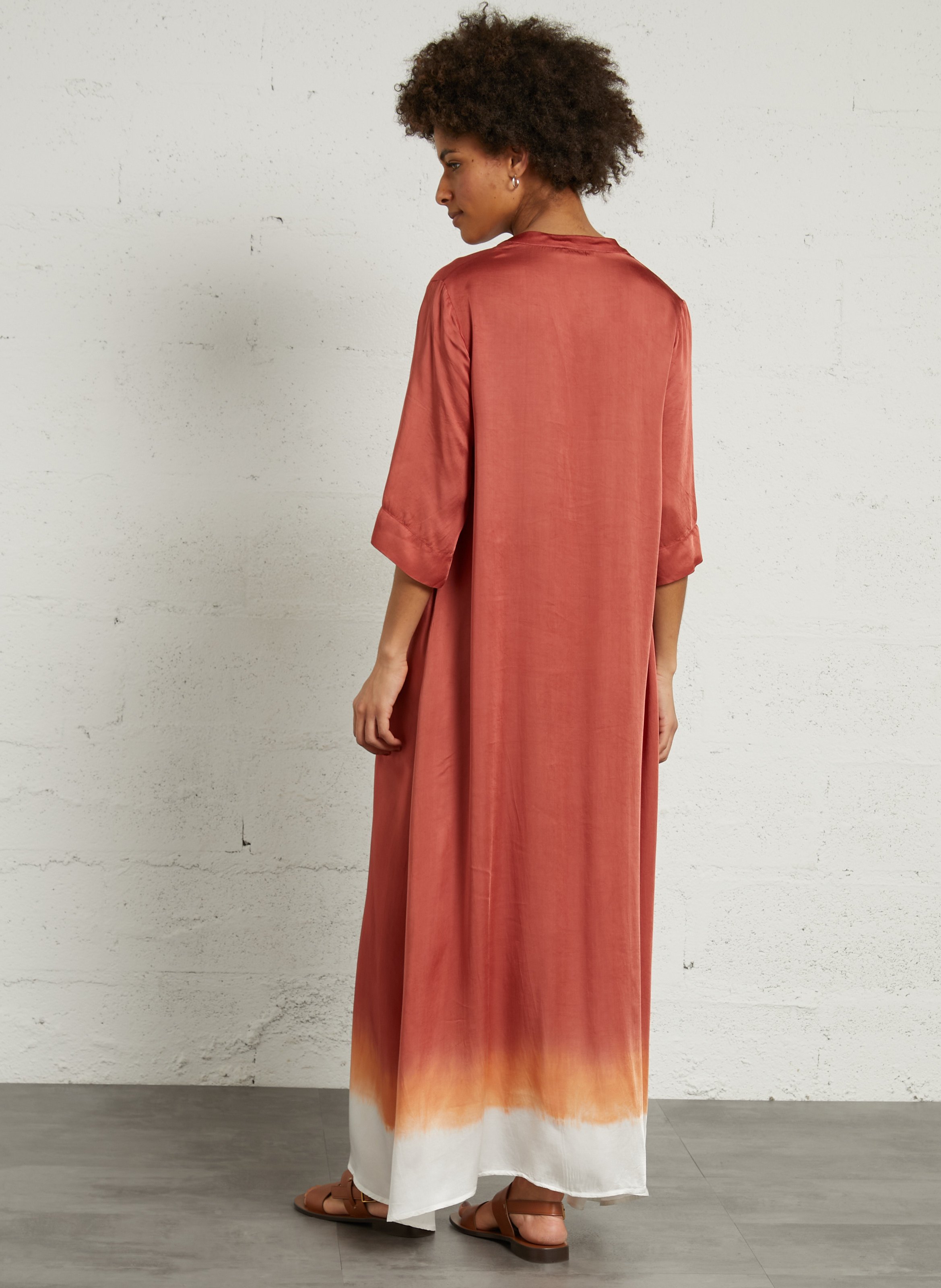 Robe longue col V imprimé Tie&Dye satinée BELLA JONES Orange