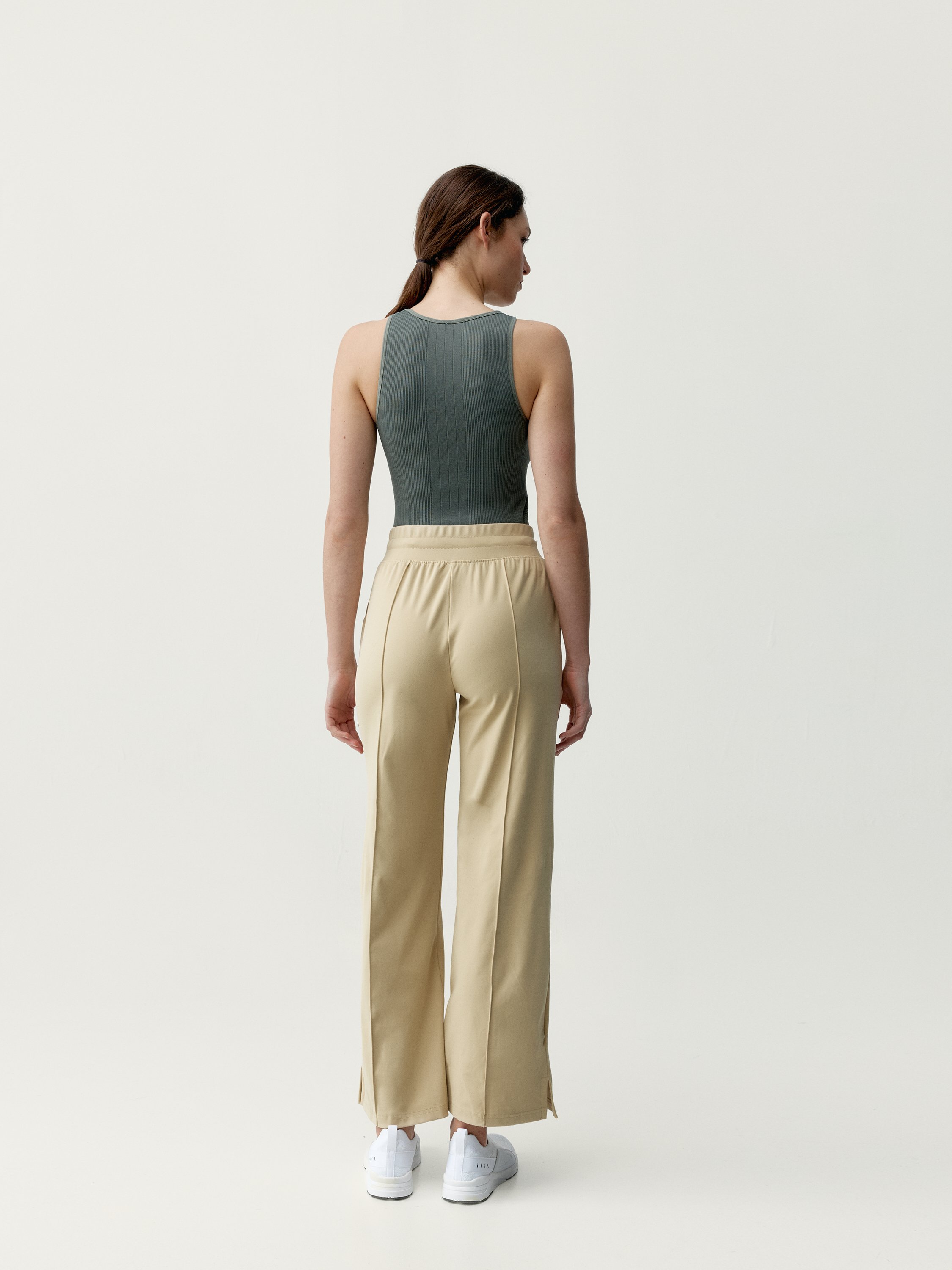 T-shirt de sport seamless sans manches nora BORN Vert