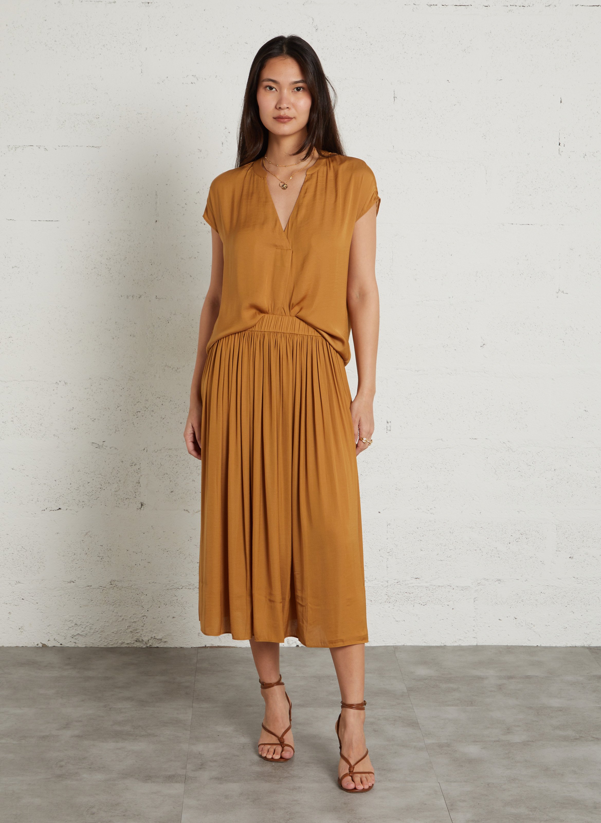 Halflange jurk met plooien en tie-dye-print MAISON 123 Goudkleurig