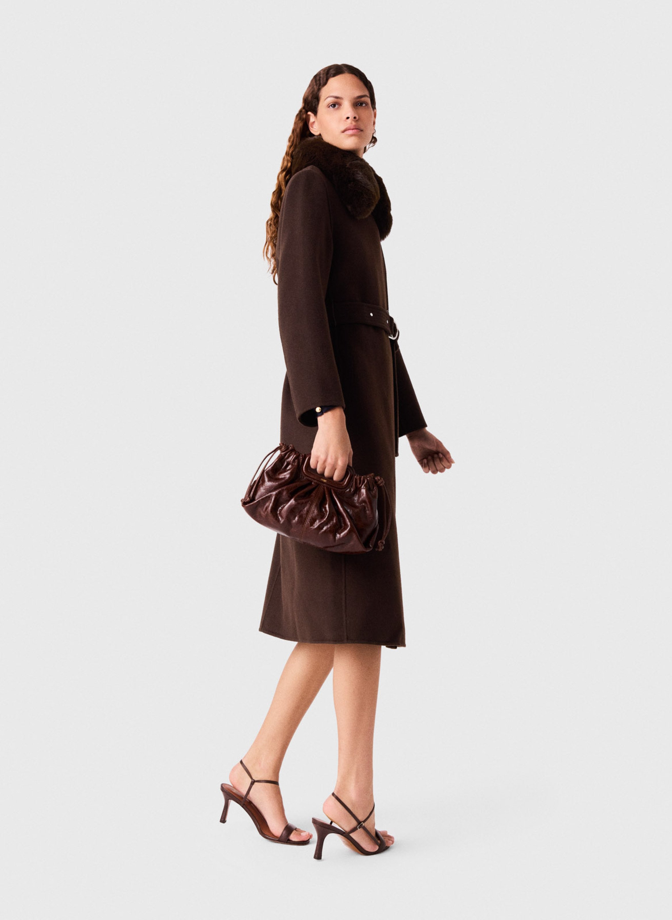 Manteau cintrée col classique à fourrure synthétique en laine mélangée  MAJE Marron