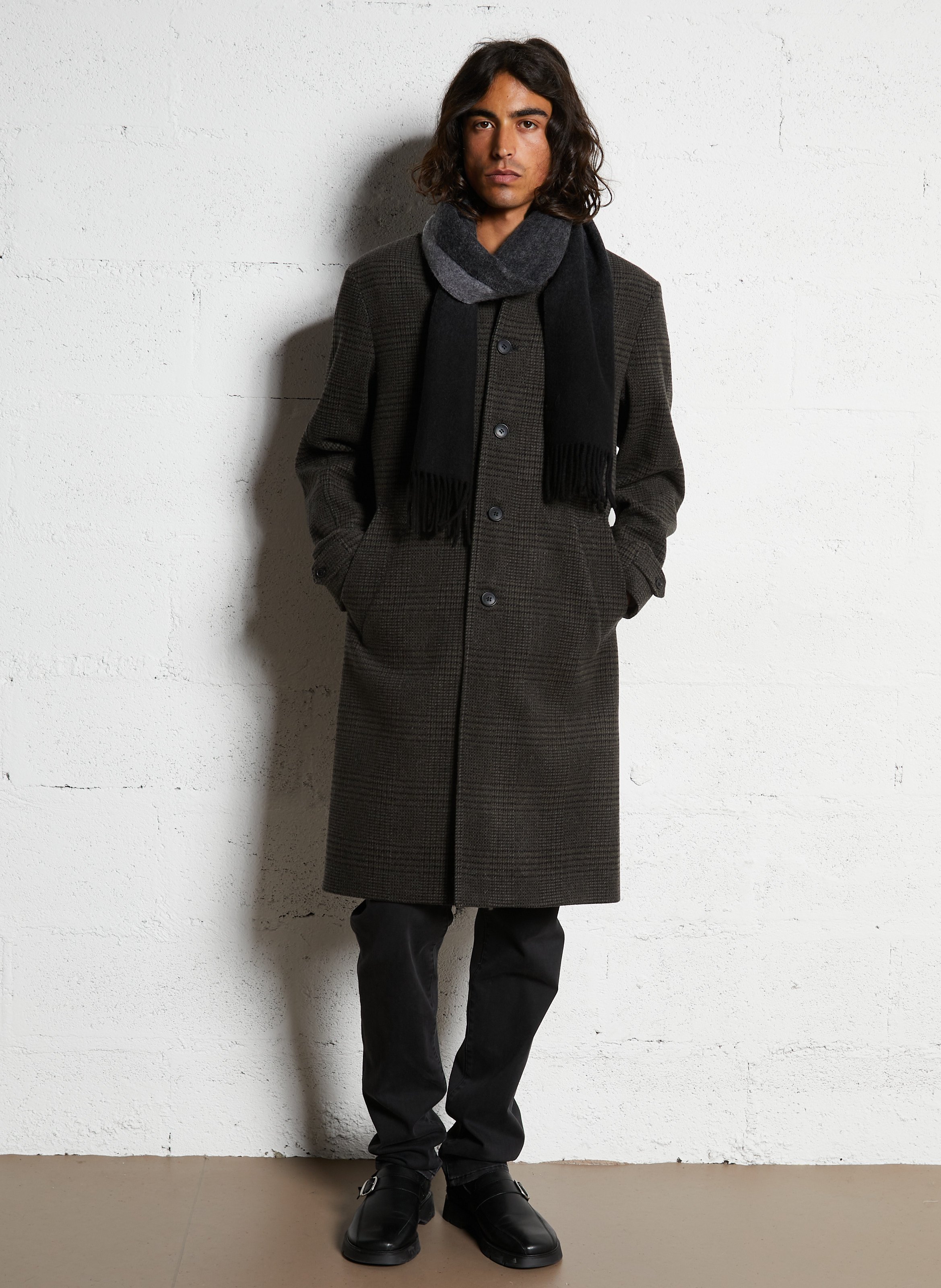 Fringed wool scarf - Look 1