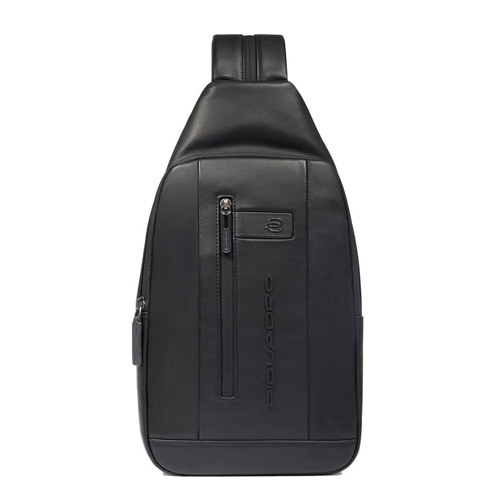 Adaptable chest bag that can be converted into a backpack with RFID protection, pockets for Airpods®, and connector. PIQUADRO