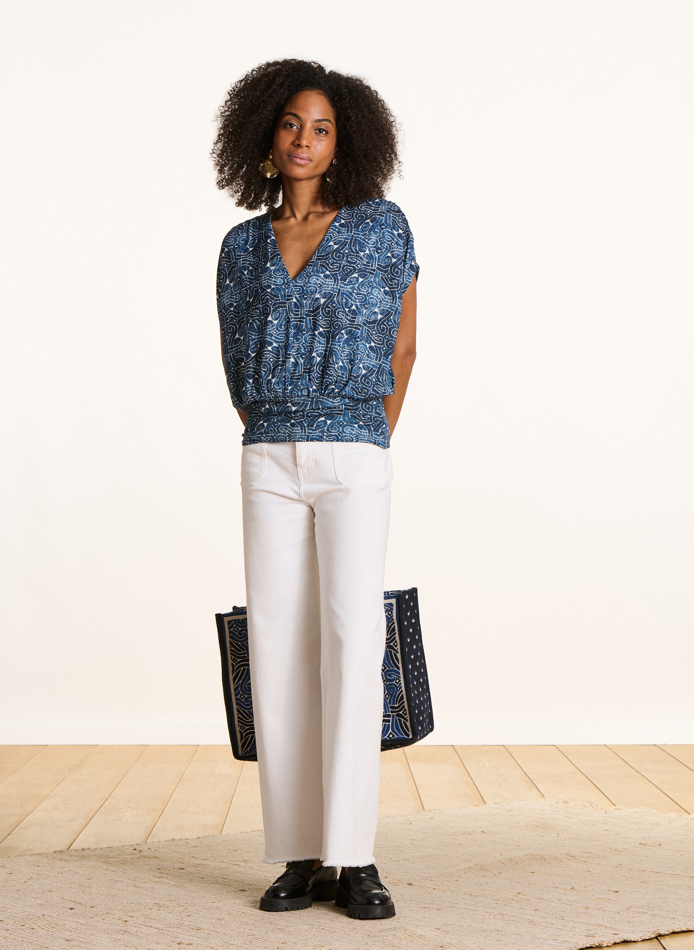 Top ample col V imprimé LA FEE MARABOUTEE Bleu