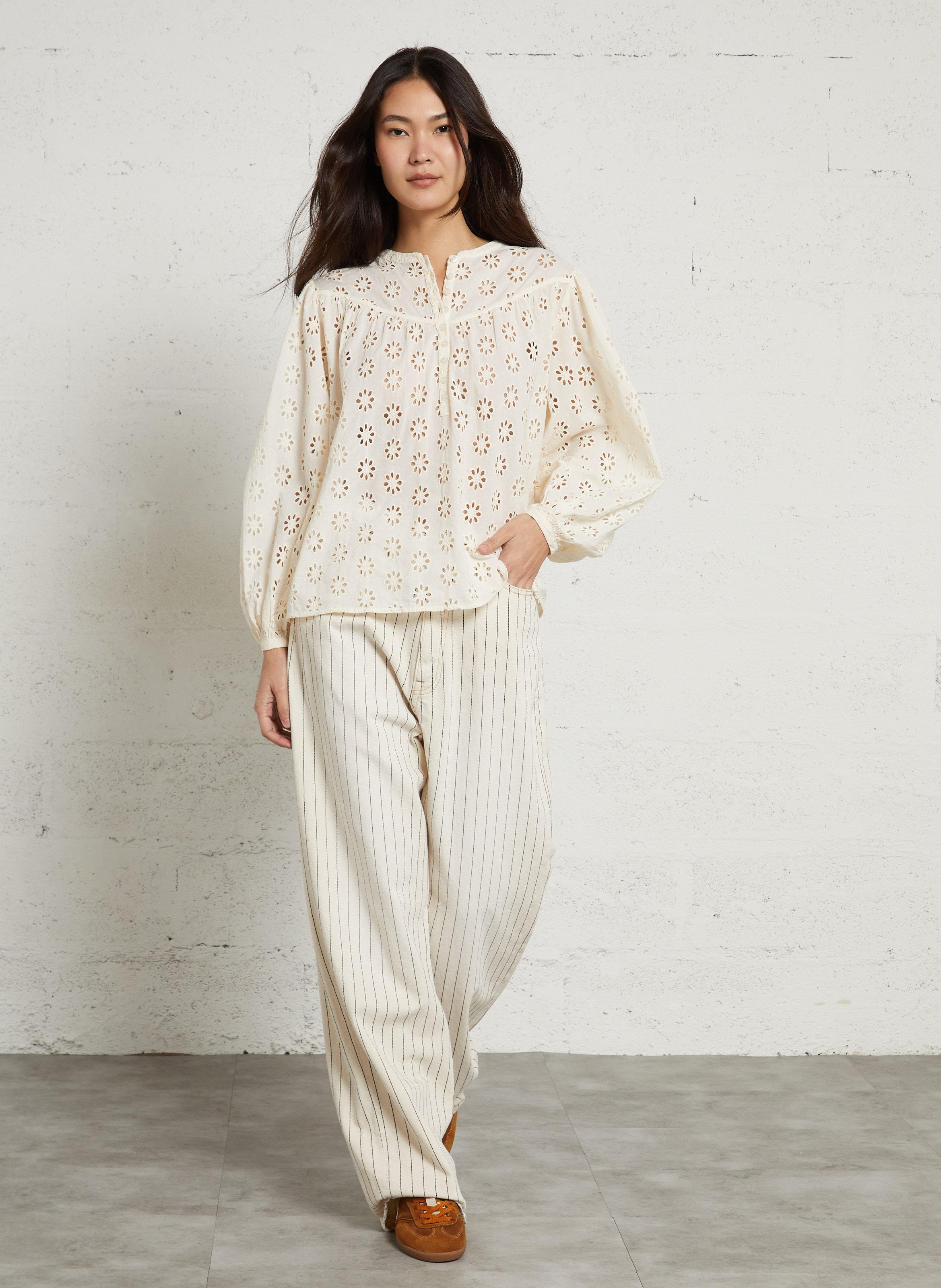 Weite Bluse mit englischen Stickereien DES PETITS HAUTS Beige