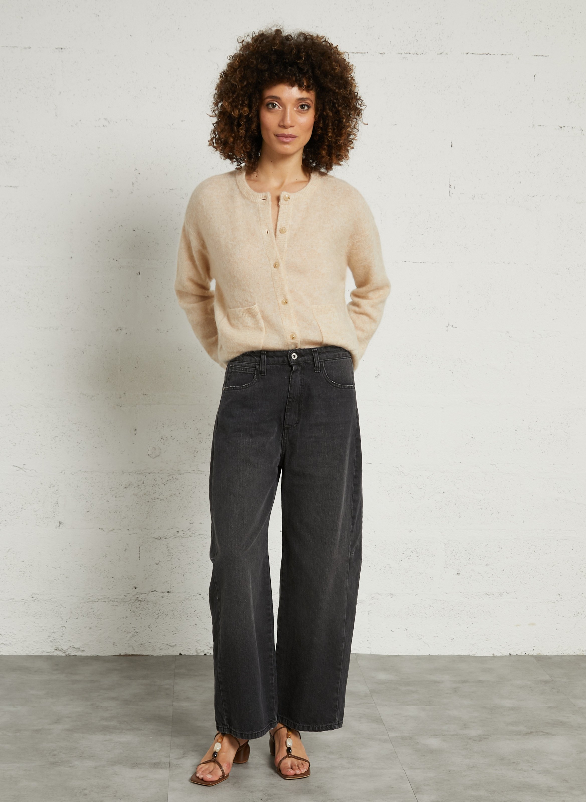 Sandalen mit Absatz und Steinen aus Leder MI/MAI Braun