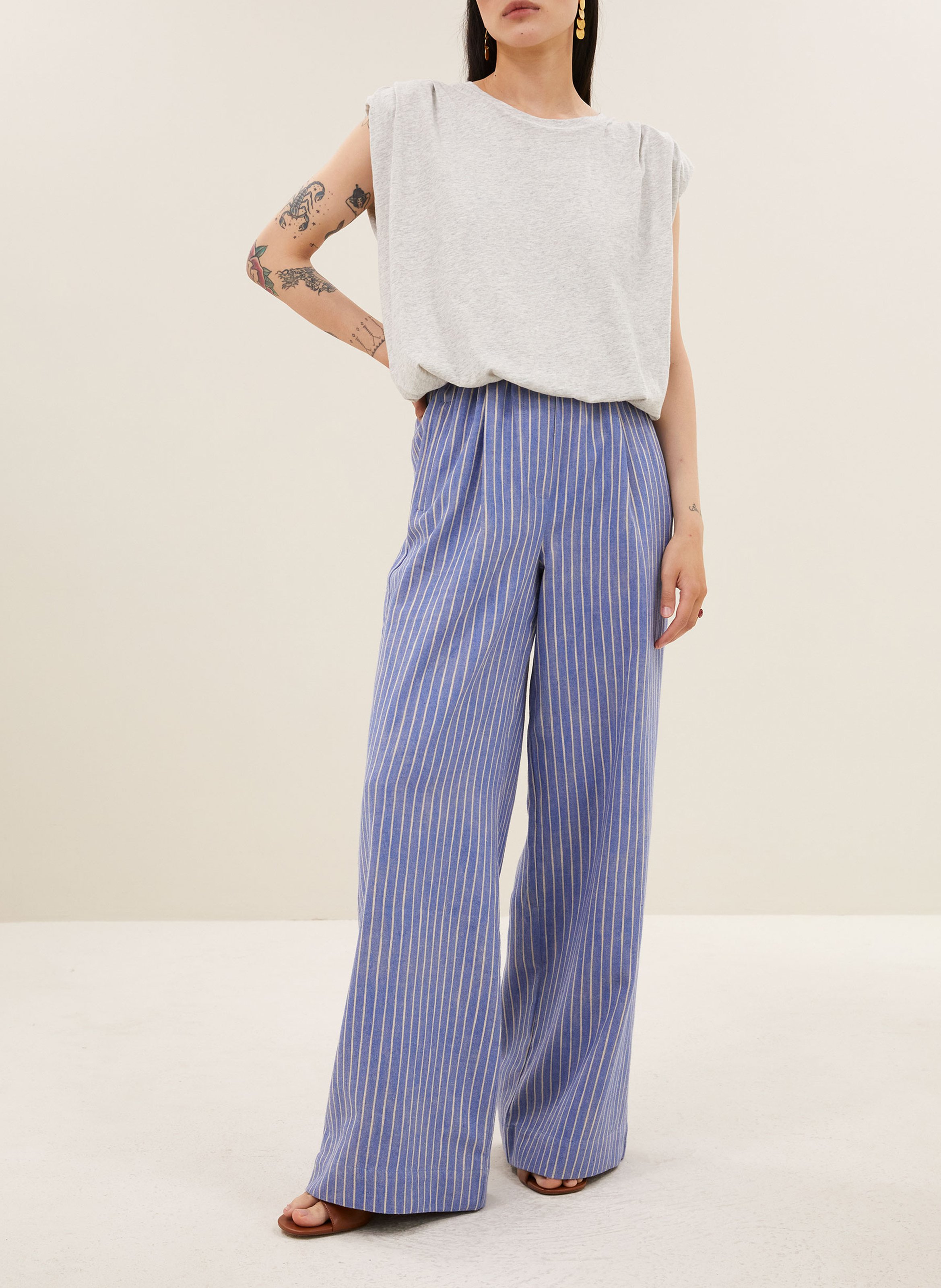 Top van biokatoen met ronde hals BY BAR Grijs