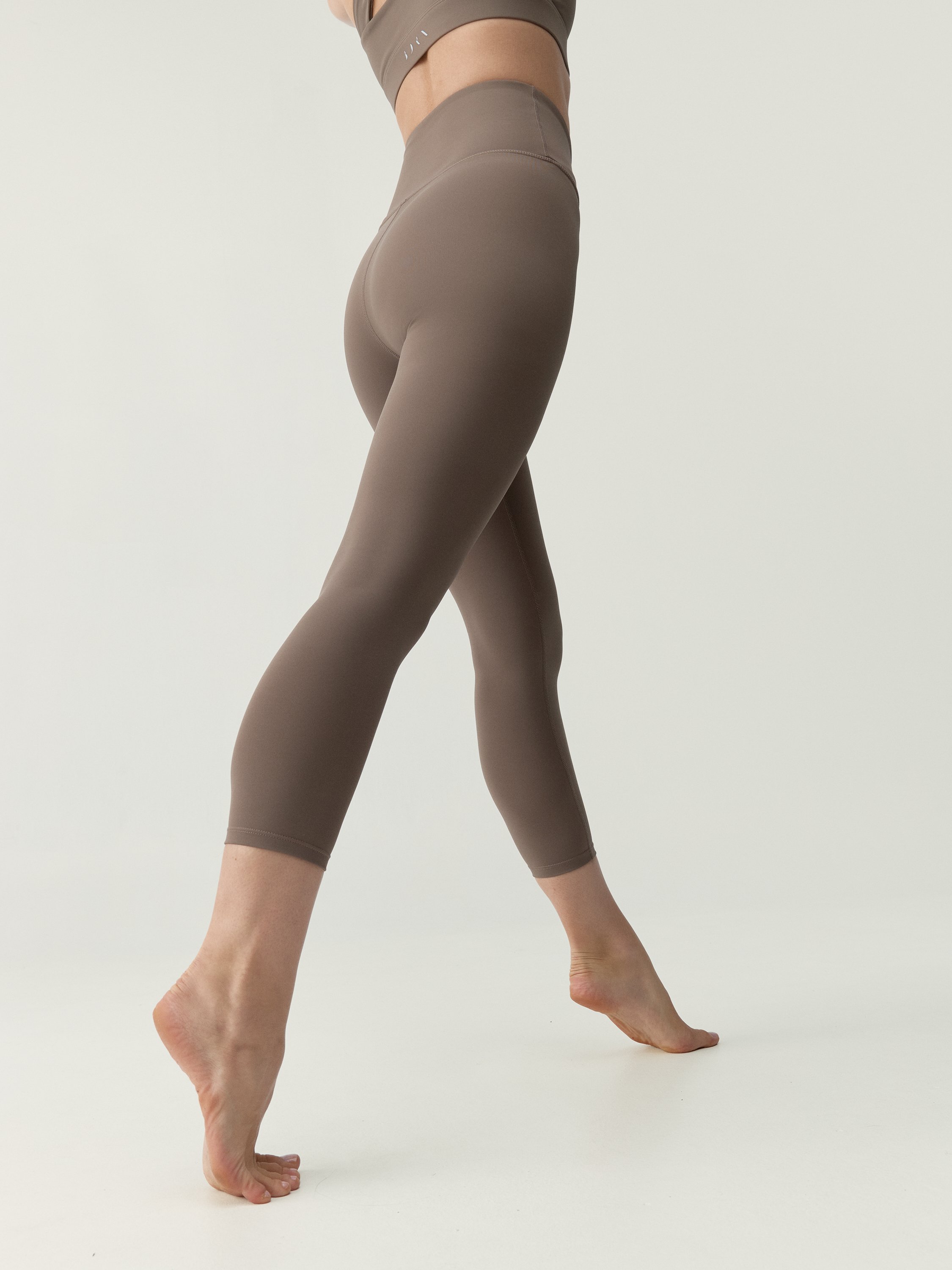 Cleo Capri Leggings BORN Brown