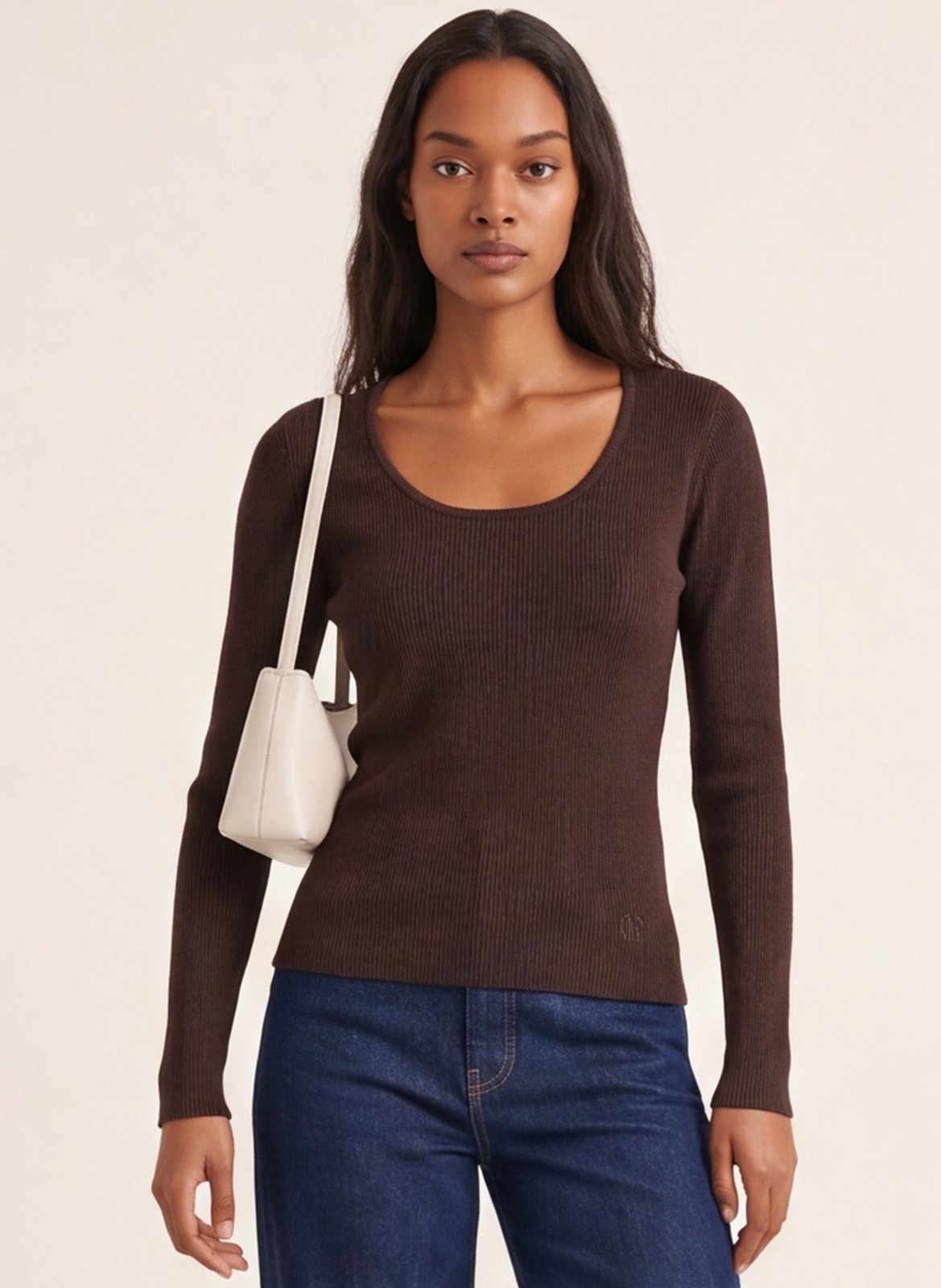 Taillierter Pullover mit Rundhalsausschnitt KOOKAI