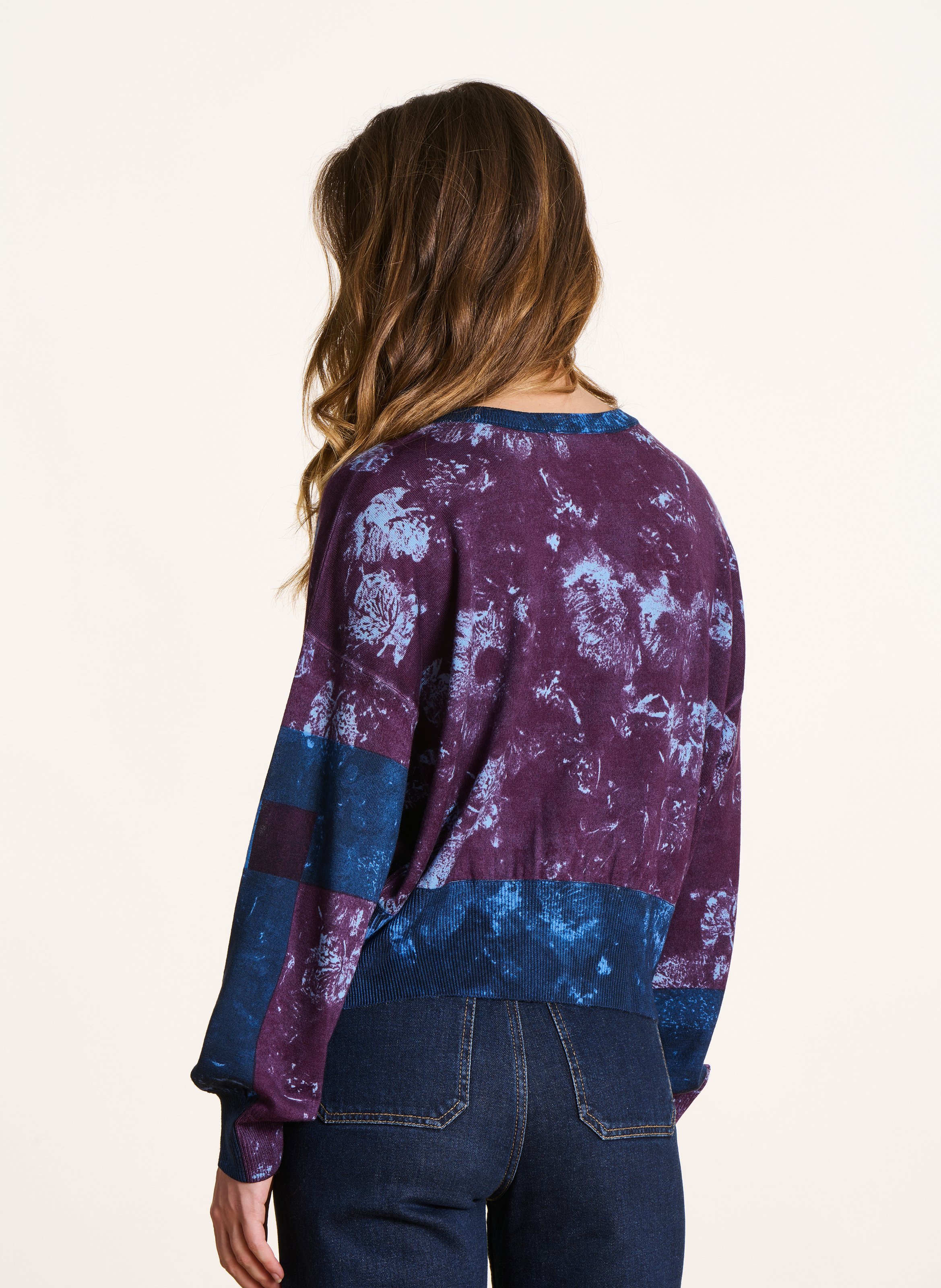Kurzer weiter Wollpullover mit Muster LA FEE MARABOUTEE Violett