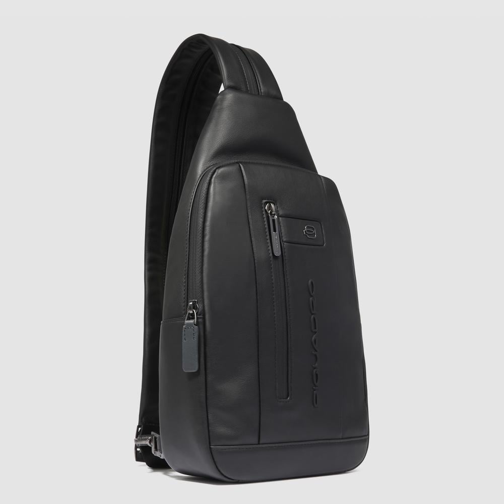 Adaptable chest bag that can be converted into a backpack with RFID protection, pockets for Airpods®, and connector. PIQUADRO Black