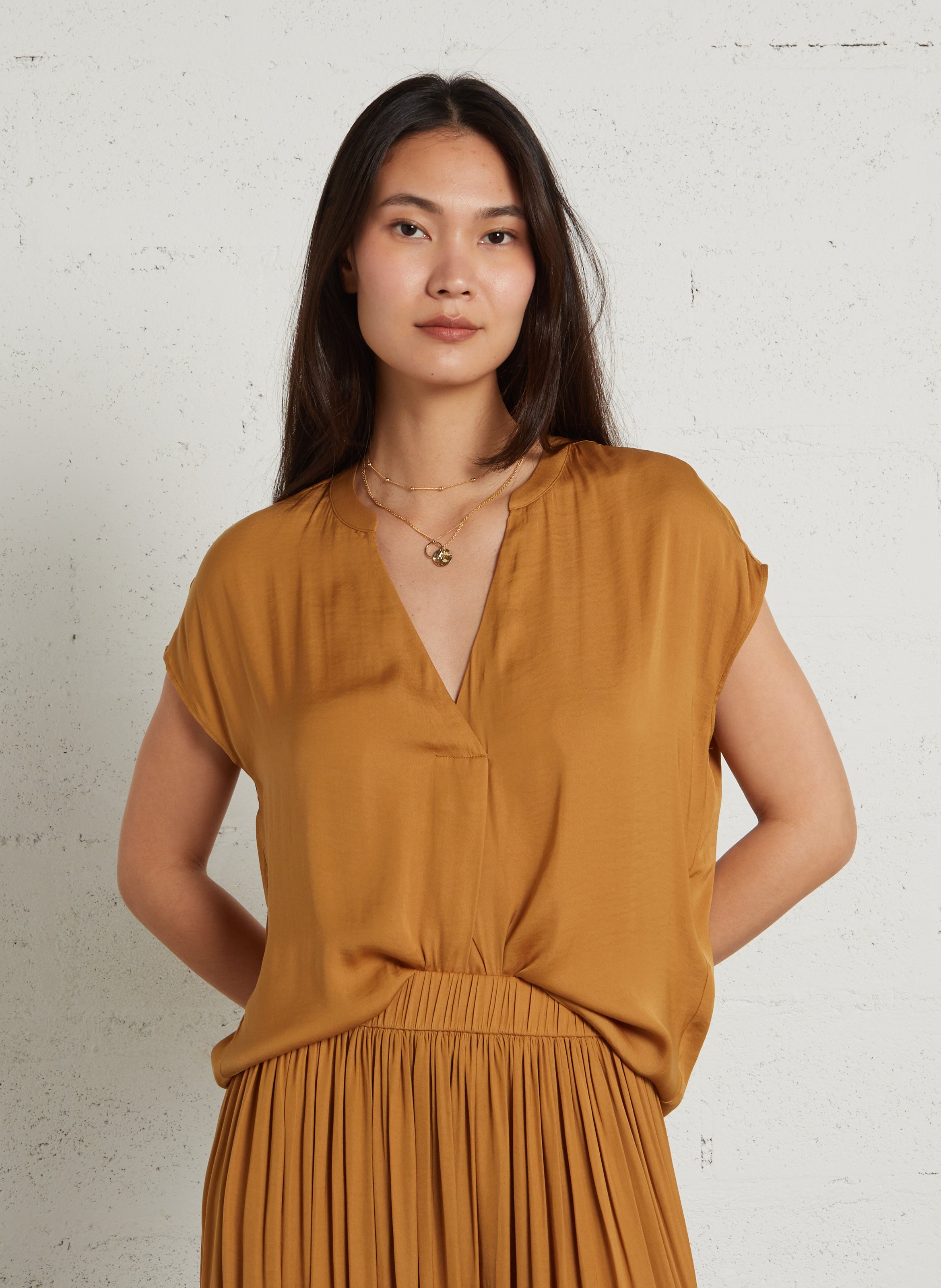 Glanzende top met turtleneck MAISON 123 Goudkleurig