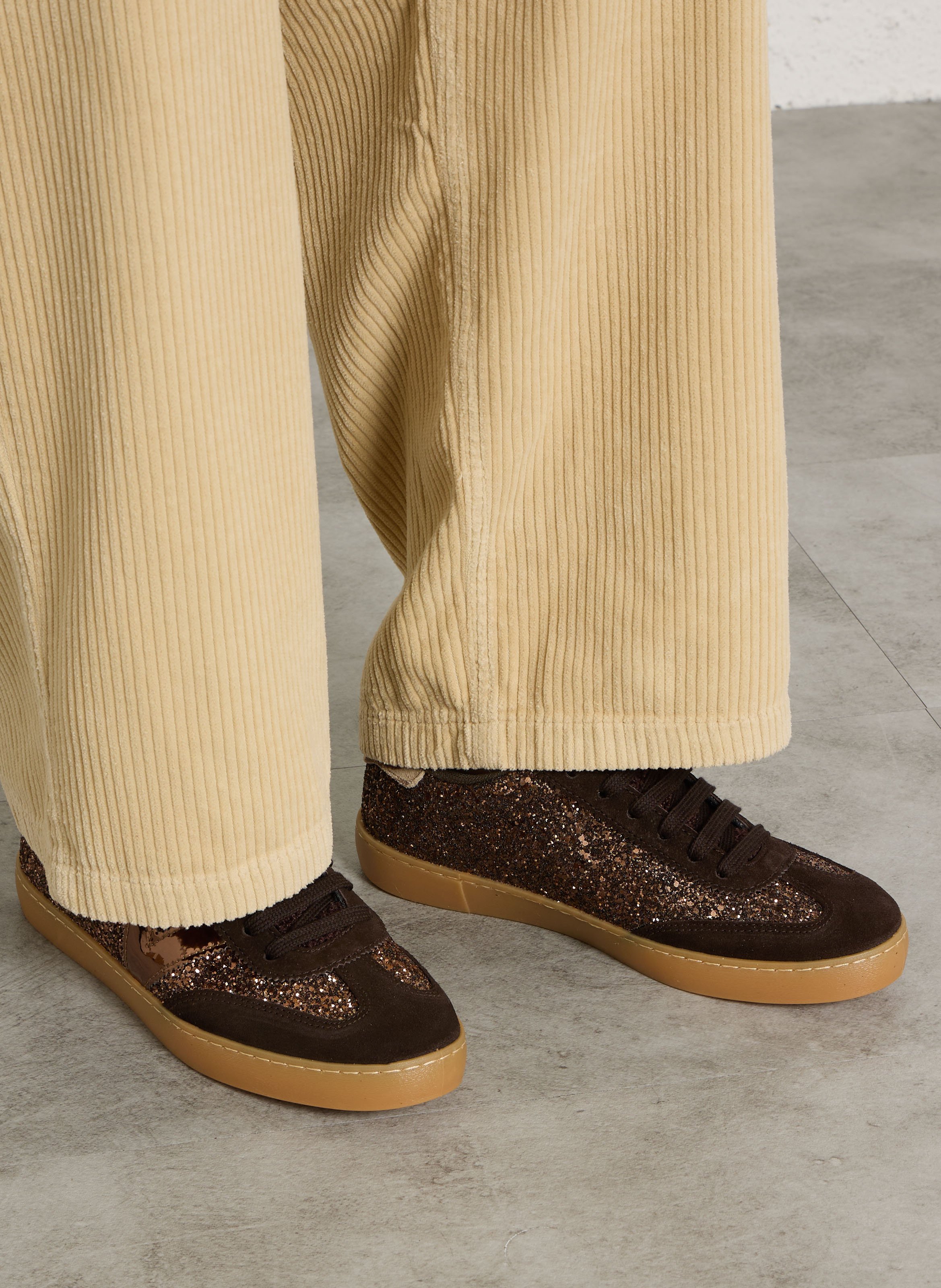 Flache Sneaker mit Strass VICTORIA Braun