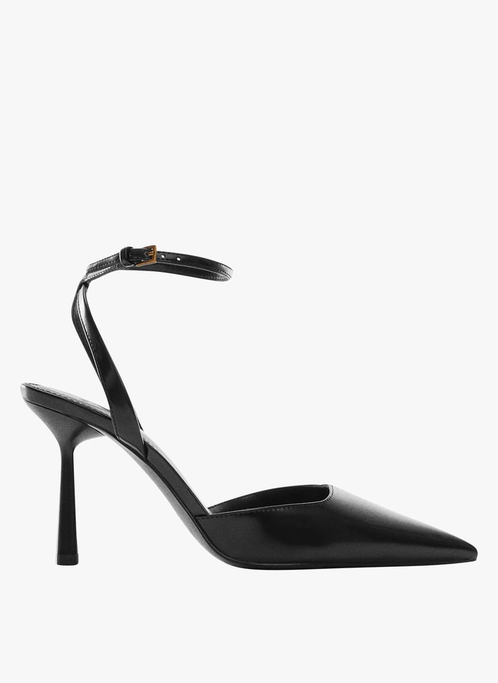 Black Heeled patent leather pumps