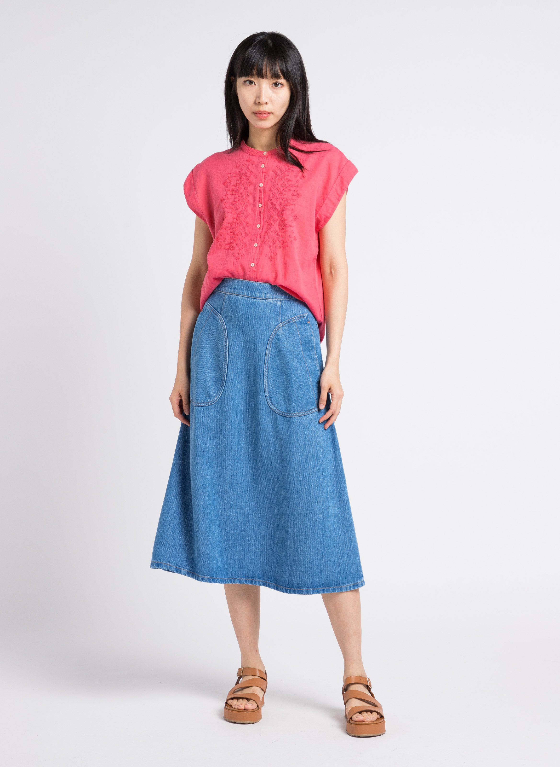 Sleeveless embroidered cotton shirt Pink