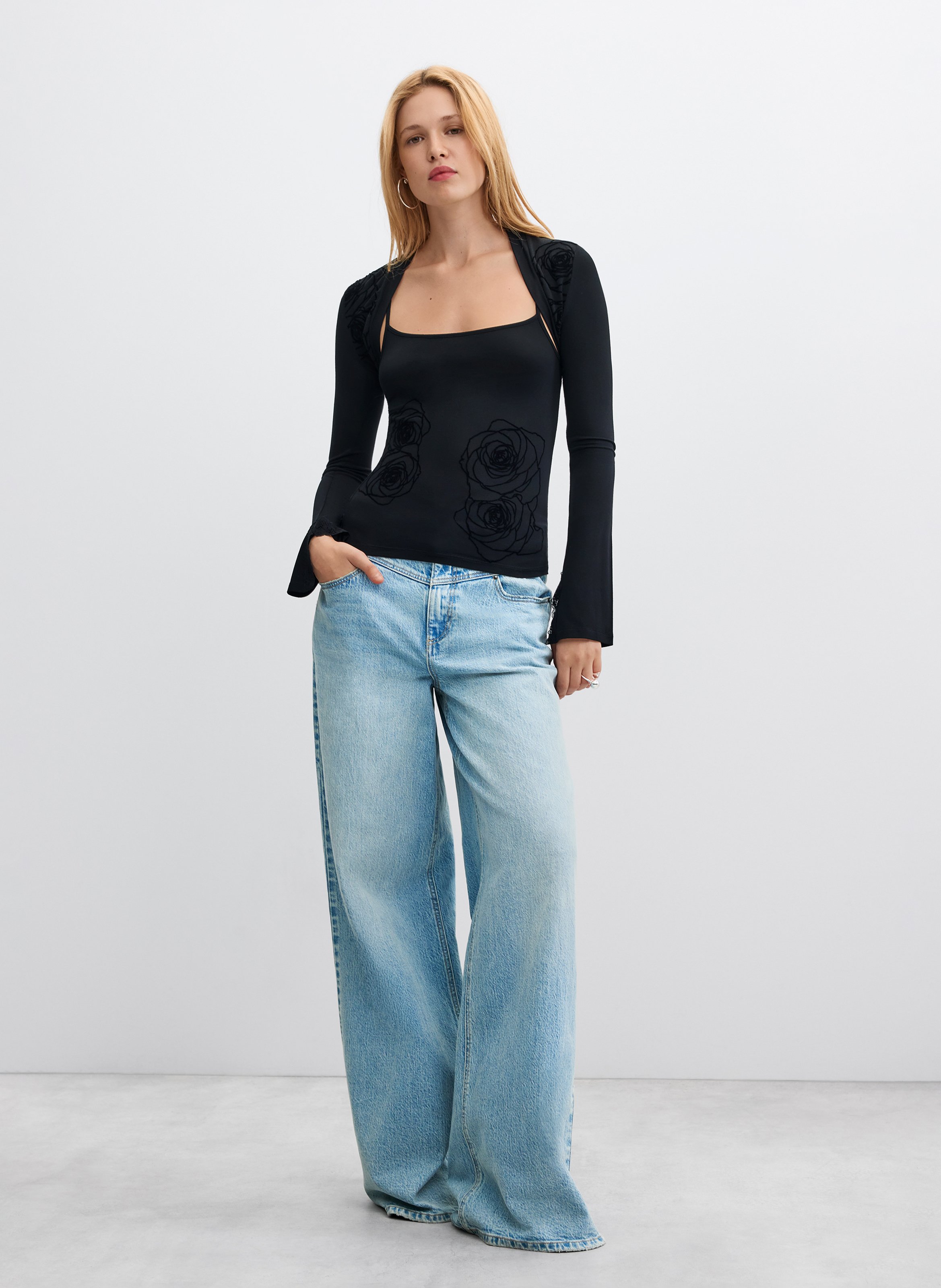 Aansluitende top met bandjes en effen gilet DESIGUAL Zwart