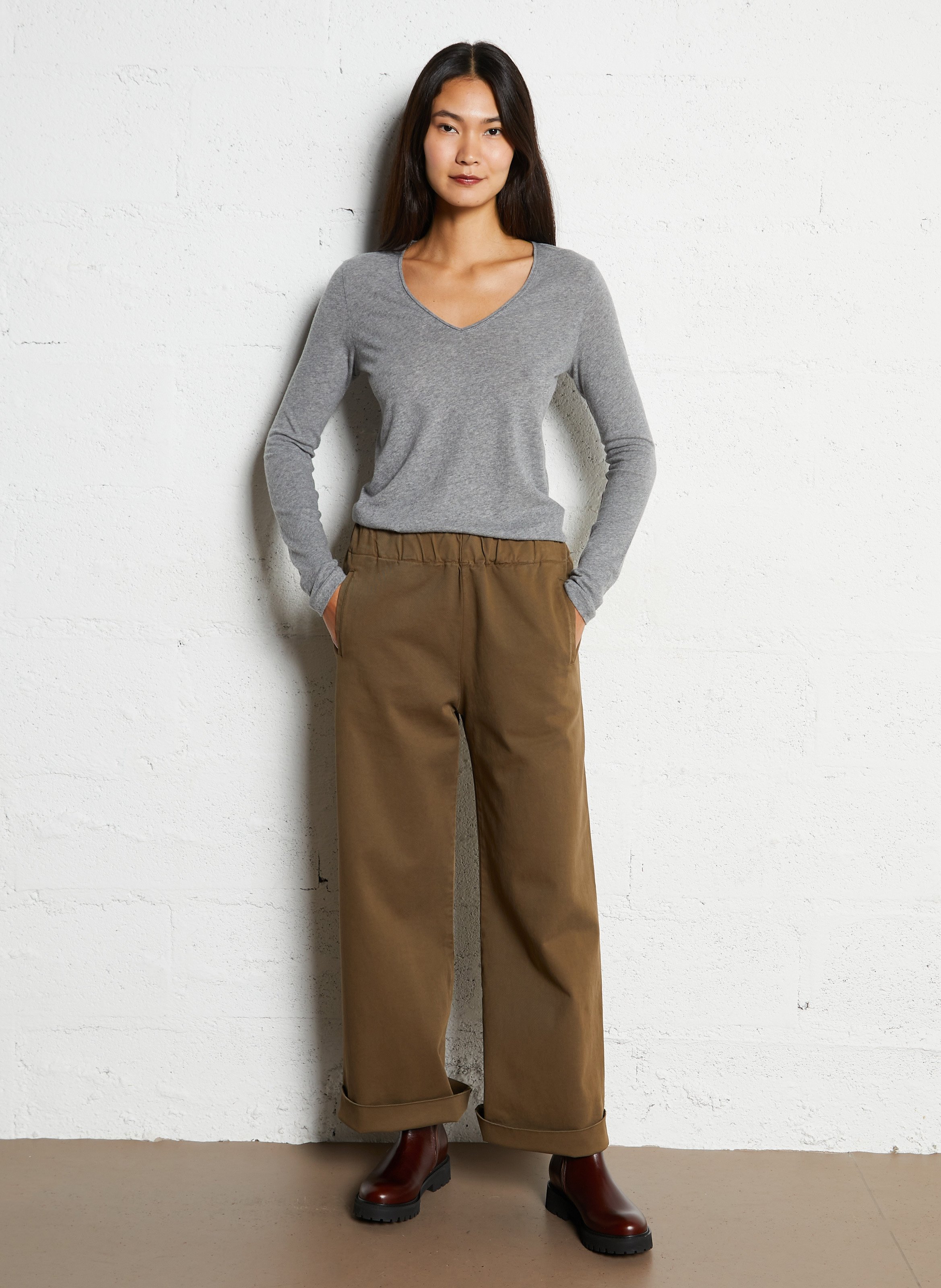 Tee-shirt col V en coton mélangé MAJESTIC FILATURES Gris