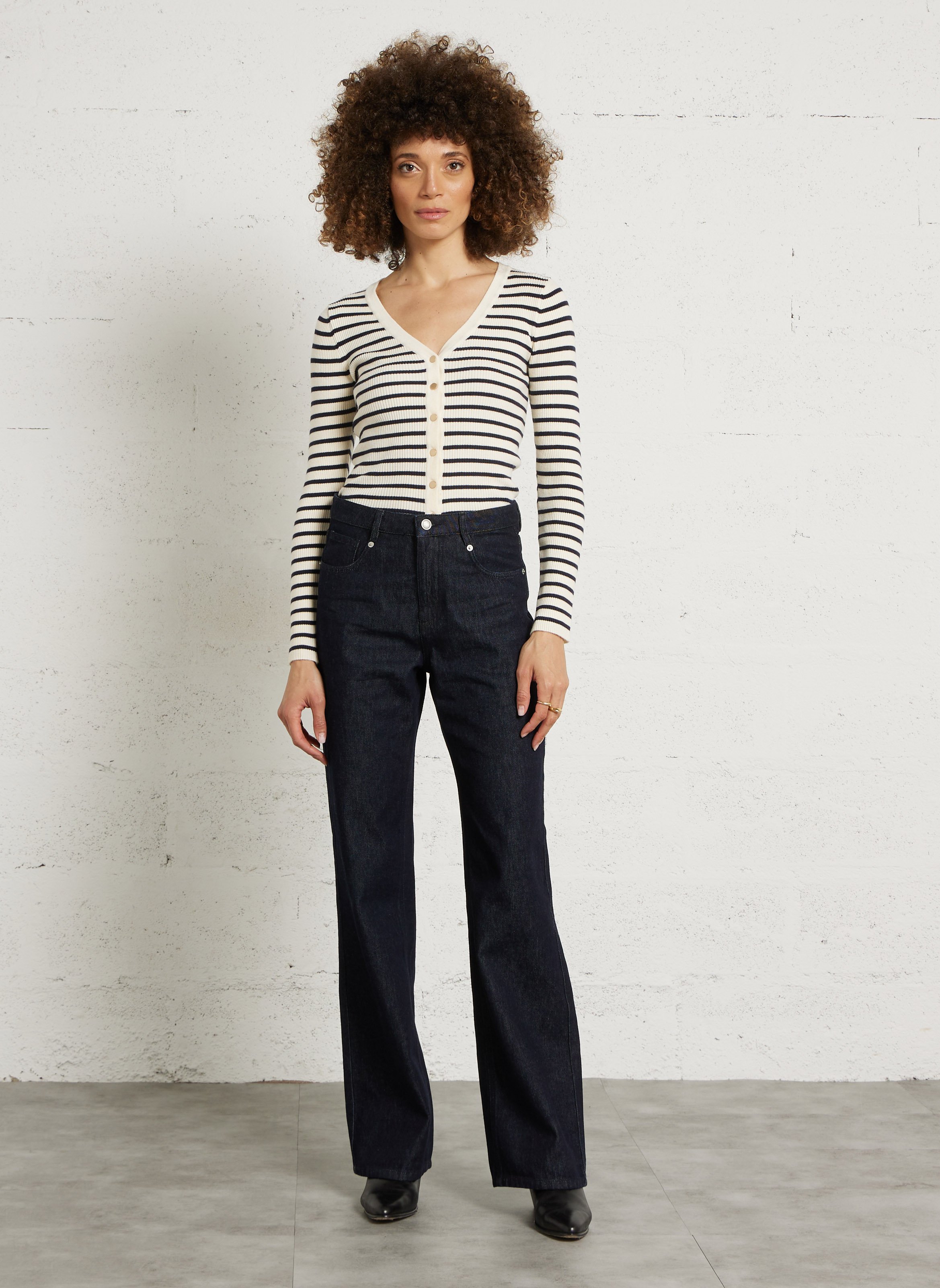 Hoch geschnittene Bootcut-Jeans aus Baumwolle. IKKS Blau