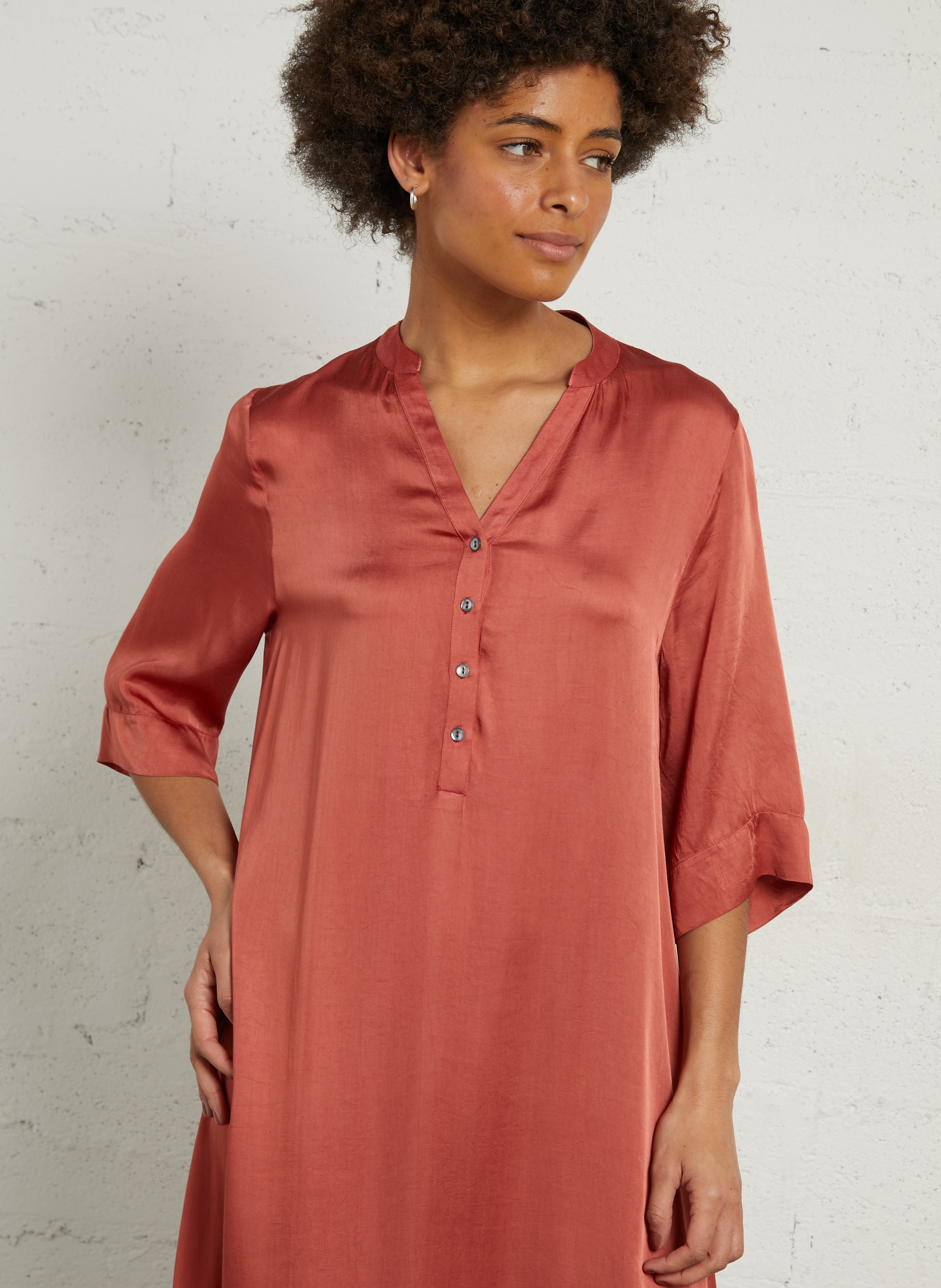 Robe longue col V imprimé Tie&Dye satinée BELLA JONES Orange