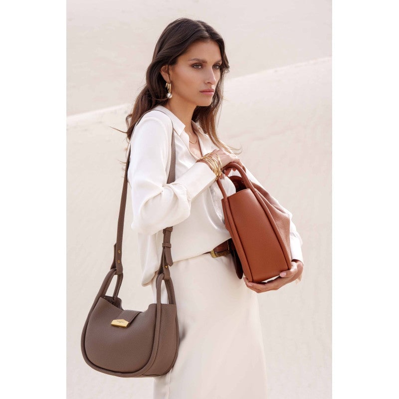 Calfskin leather shoulder bag Brown