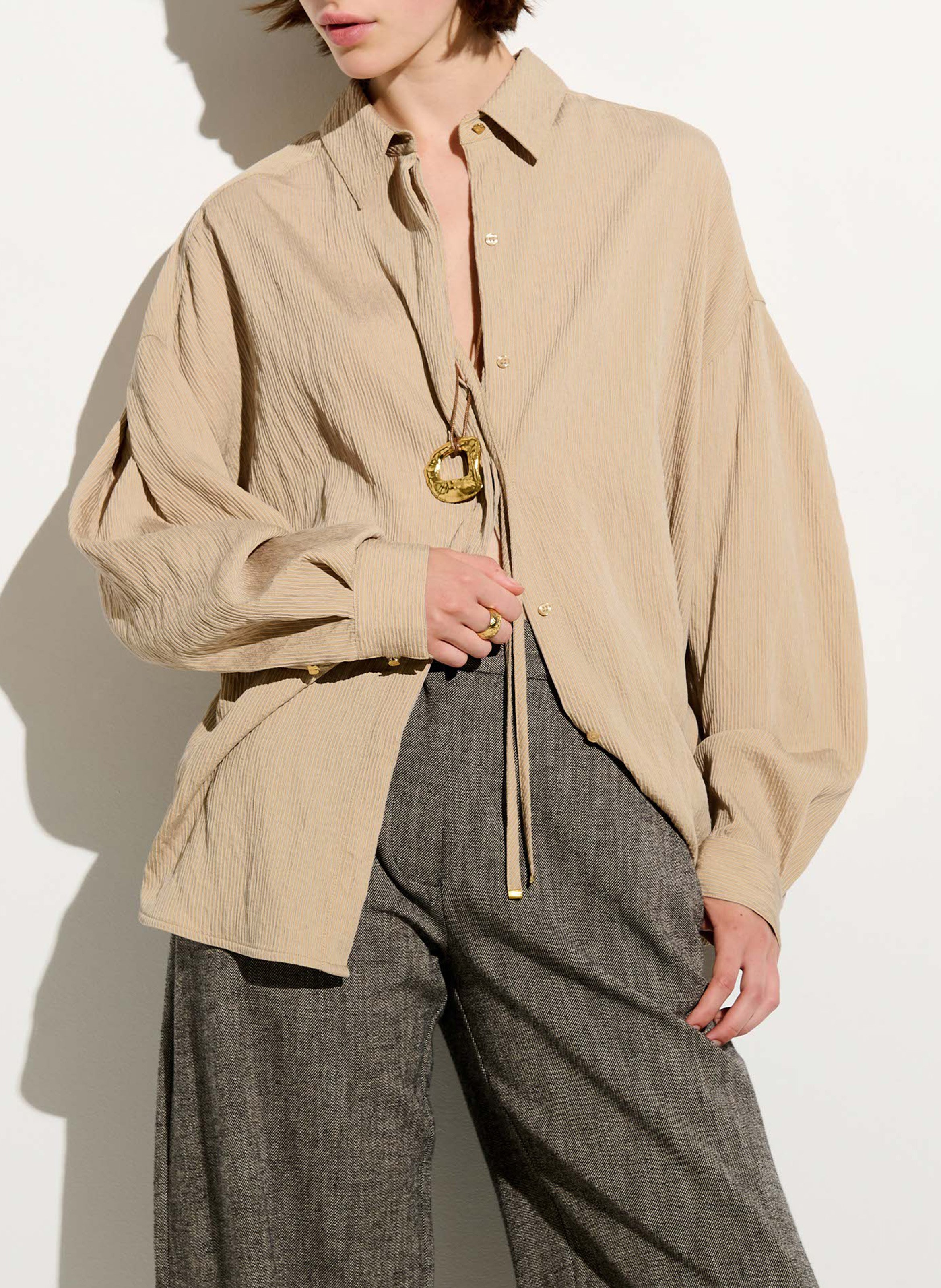 Gerade geschnittene Bluse mit klassischem Kragen SESSUN Beige