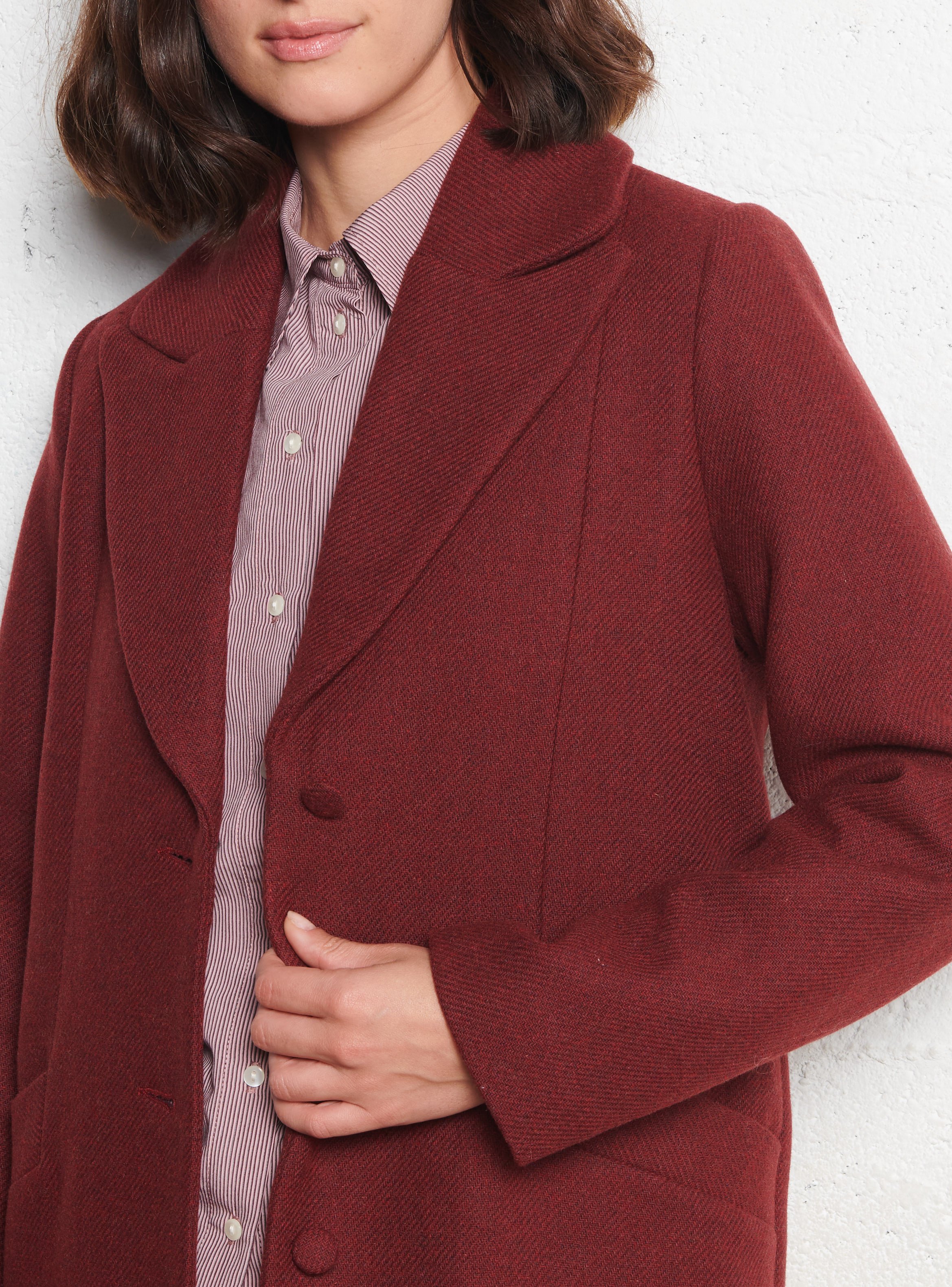 Long knit coat with tailored collar I CODE Red