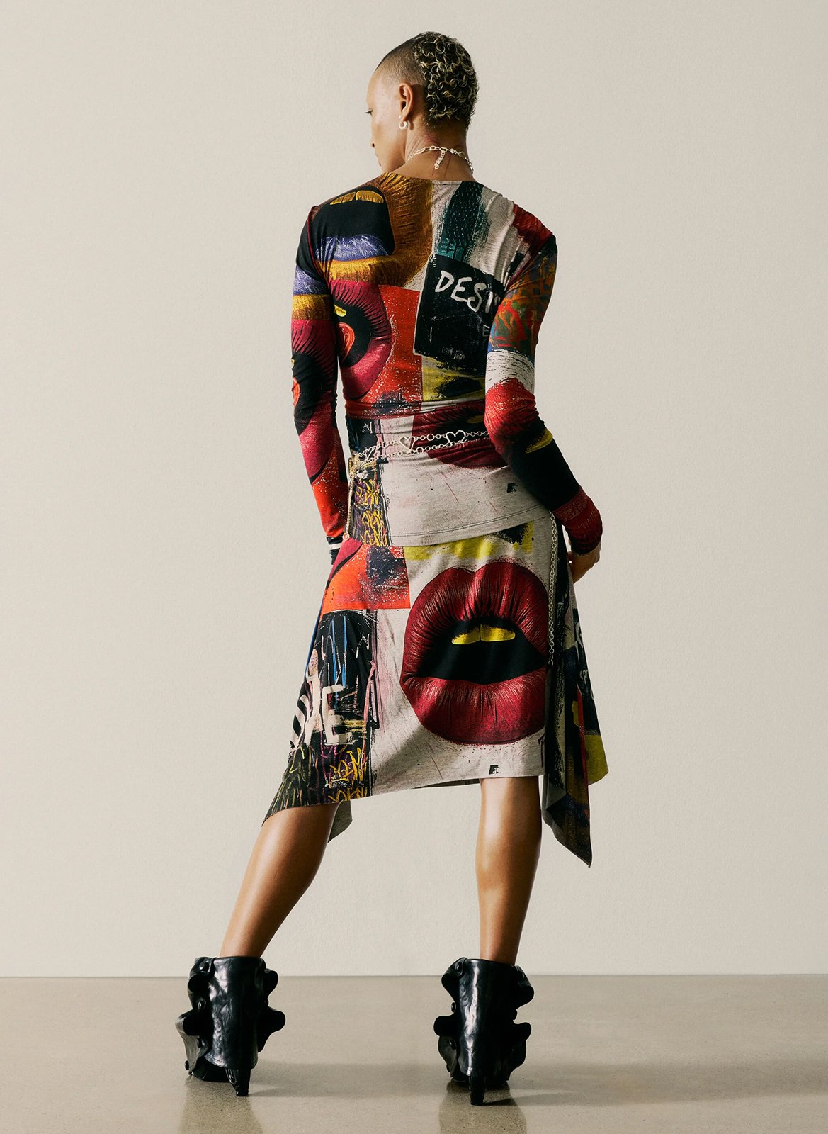 Asymmetrisches Kurzkleid mit Rundhalsausschnitt DESIGUAL Schwarz