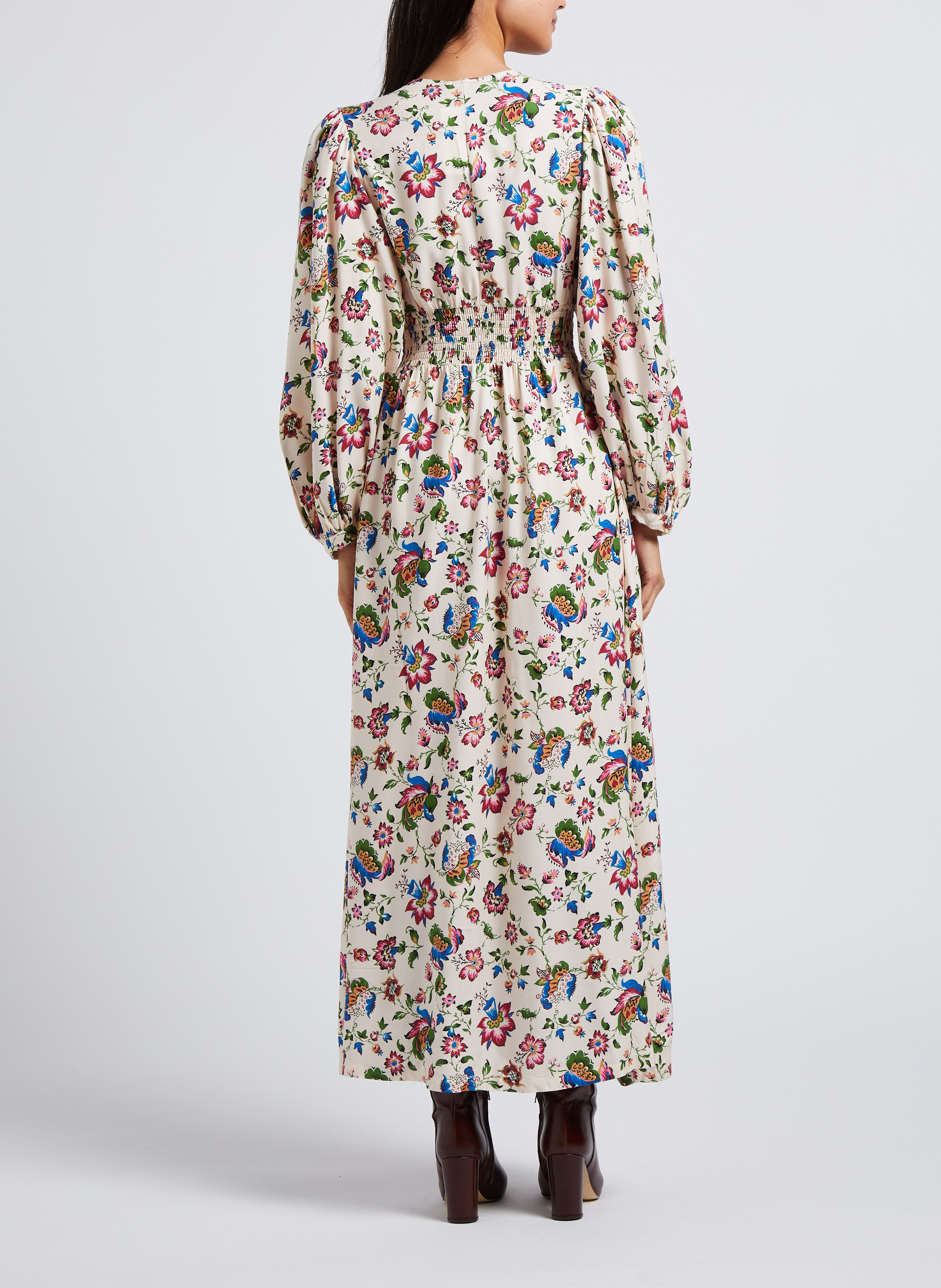 Ausgestelltes Maxikleid mit V-Ausschnitt und Print THE NEW SOCIETY Beige